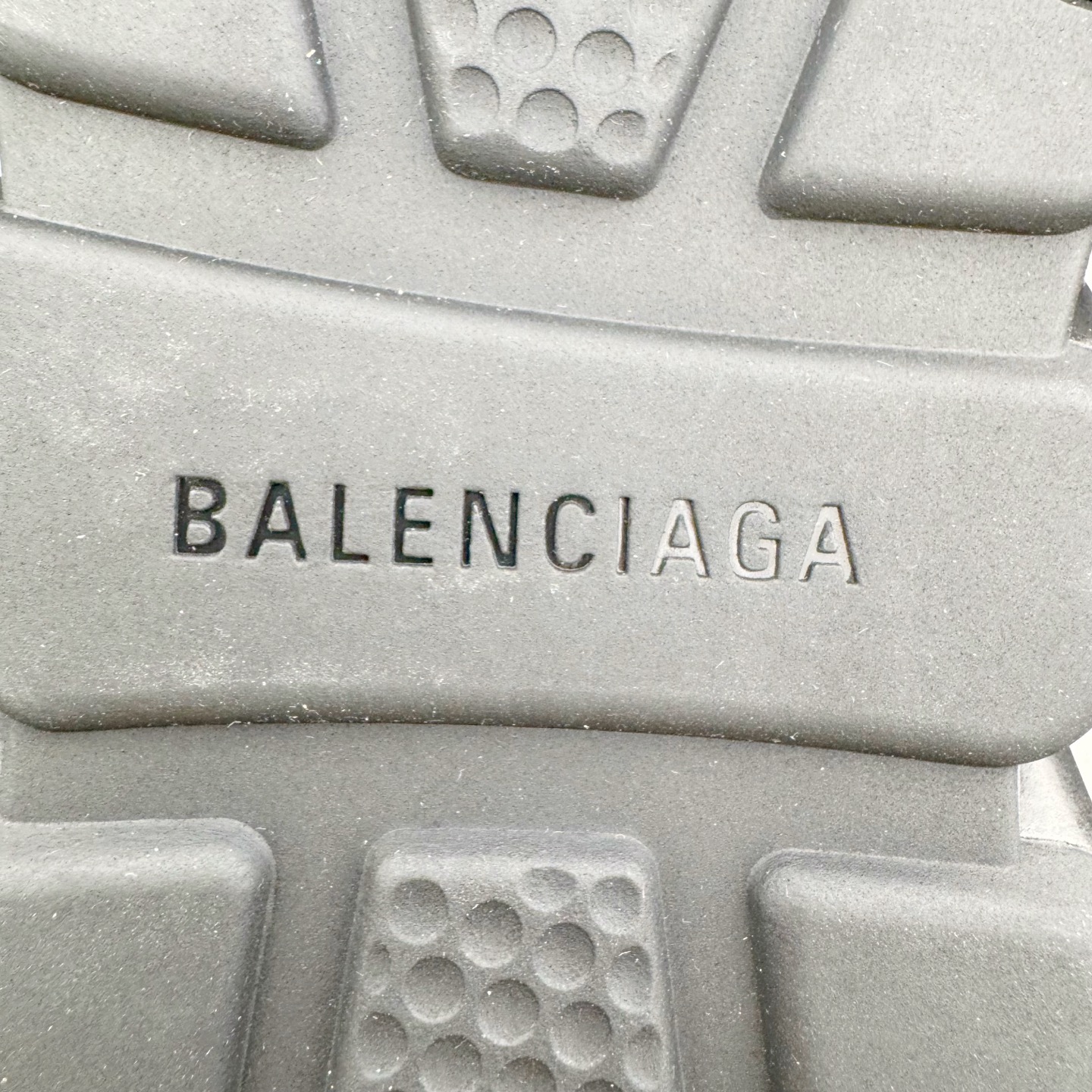 图片[16]-＃VG零售版 Balenciaga Speed stretch-knit Mid sneakers 巴黎世家中帮束脚针织袜子球鞋 原鞋开发唯一正确版本 正确印刷 百分百不掉字 一次成型MD大底 原盒原配防尘袋 全套原纸板楦头开发 最原汁原味的灵魂版型 全鞋荧光划线卡点 胶水把控整洁度追求极致完美 每一双都是工艺品 多重QC质检 超越公司货的品控标准 实实在在的免检产品 原盒原配 正确字体电绣 粗细、位置、大小正确 侧边TPU 透气孔匹配意产原版 正确气垫分离大底 TPU软底 原版一致大底LOGO 立体感十足 尺码：35 36 37 38 39 40 41 42 43 44 45 46-选品中心