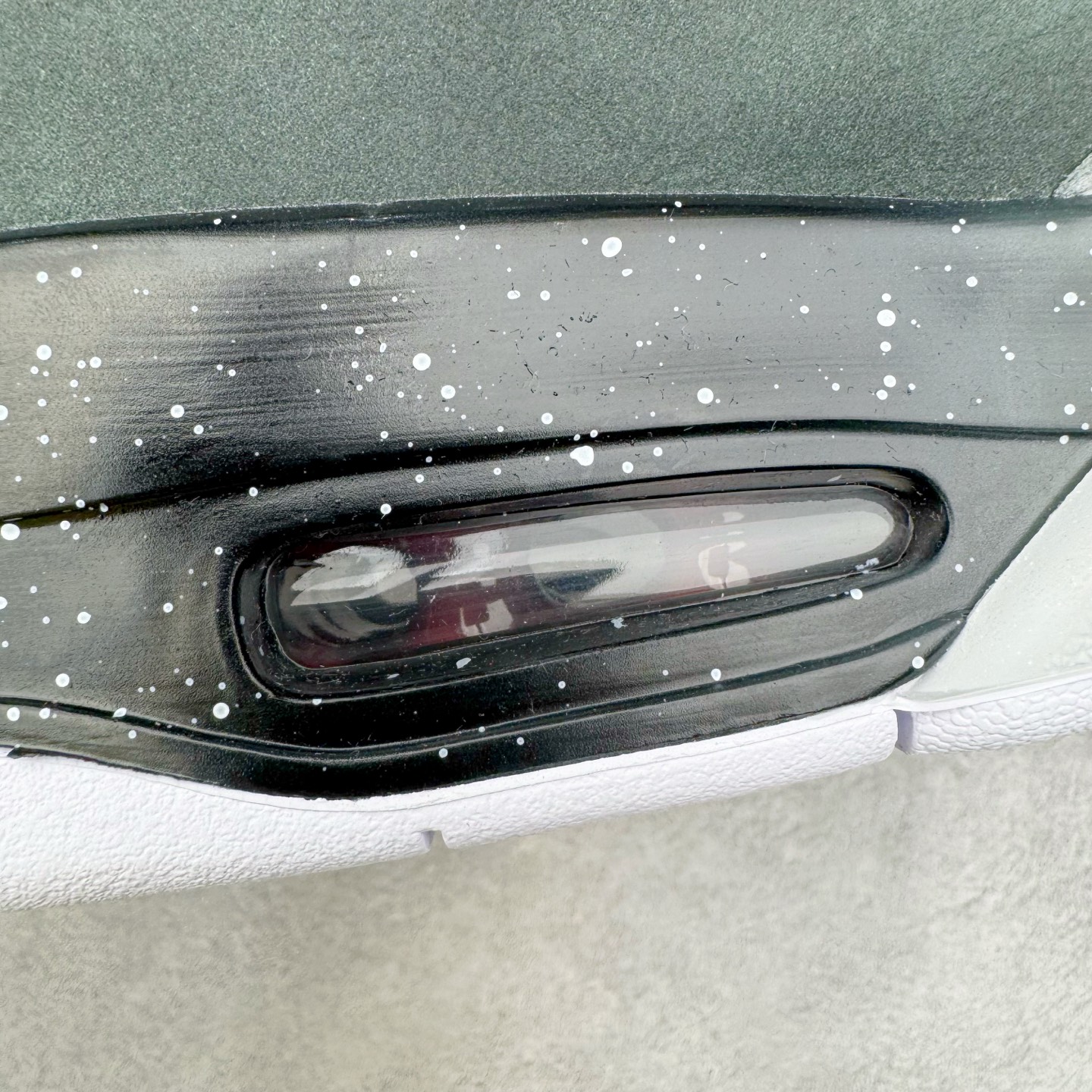 图片[18]-＃纯原 Air Jordan AJ4 Retro \\\” Fear \\\” 黑白恐惧 复刻2024版 FQ8138-002 圈内最强四代 独家外贸特供尺码含 45.5 49.5 50.5 耗时半年巨作 全套原纸板楦头开发 原厂特供皮料加持 确保原汁原味 完美呈现四代版型 一比一鞋头弧度高度鞋身弧度 数据细节工艺流程均保持原鞋一致 原厂TPU网格鞋带扣 正确内里网布 菱角分明不变形无多余毛边 柔软性质感一致于原鞋 市场唯一原厂鞋扣模具 背面可见隐藏注塑口 原厂织唛标 原厂飞人电绣工艺 尾指中部跳三针 独家绑鞋带手法 印刷中底布 四线拉帮 米色美纹纸贴合固定 进口港宝加持 后跟自然饱满 全鞋荧光划线卡点 追求极致完美 每一双都是工艺品 多重QC质检 超越公司货的品控标准 实实在在的免检产品 尺码：40 40.5 41 42 42.5 43 44 44.5 45 45.5 46 47.5 48.5 49.5 50.5-选品中心