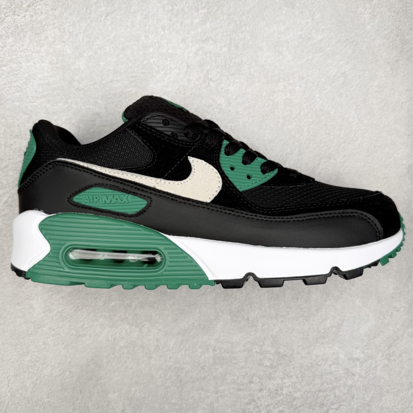 ＃MX版 NK Air MAX 90 气垫复古减震跑步鞋 DM0029-006 经典重温 独家陆续补货 外单专供大厂出品 品质稳定 一百余色 终端操作 Air Max 90于1990年推出 来自Air Max系列 在Air Max 1的基础上改进而得 增加了气垫面积 外型上也更为流线 最特別的就是加入了菱纹塑胶嵌板 为Air Max 90增添了许多潮流气息 皮革鞋面 造就出色耐穿性和支撑力 Max Air缓震配置搭配泡棉中底 令Air Max 90轻盈而舒适 华夫格橡胶外底 铸就Air Max 90非凡的抓地力 而Air Max 90不仅是一双跑鞋 它成功跨越了时间的演进 成为了球鞋文化与潮流圈中最熟为人知的鞋款之一 尺码：36 36.5 37.5 38 38.5 39 40 40.5 41 42 42.5 43 44 44.5 45-选品中心