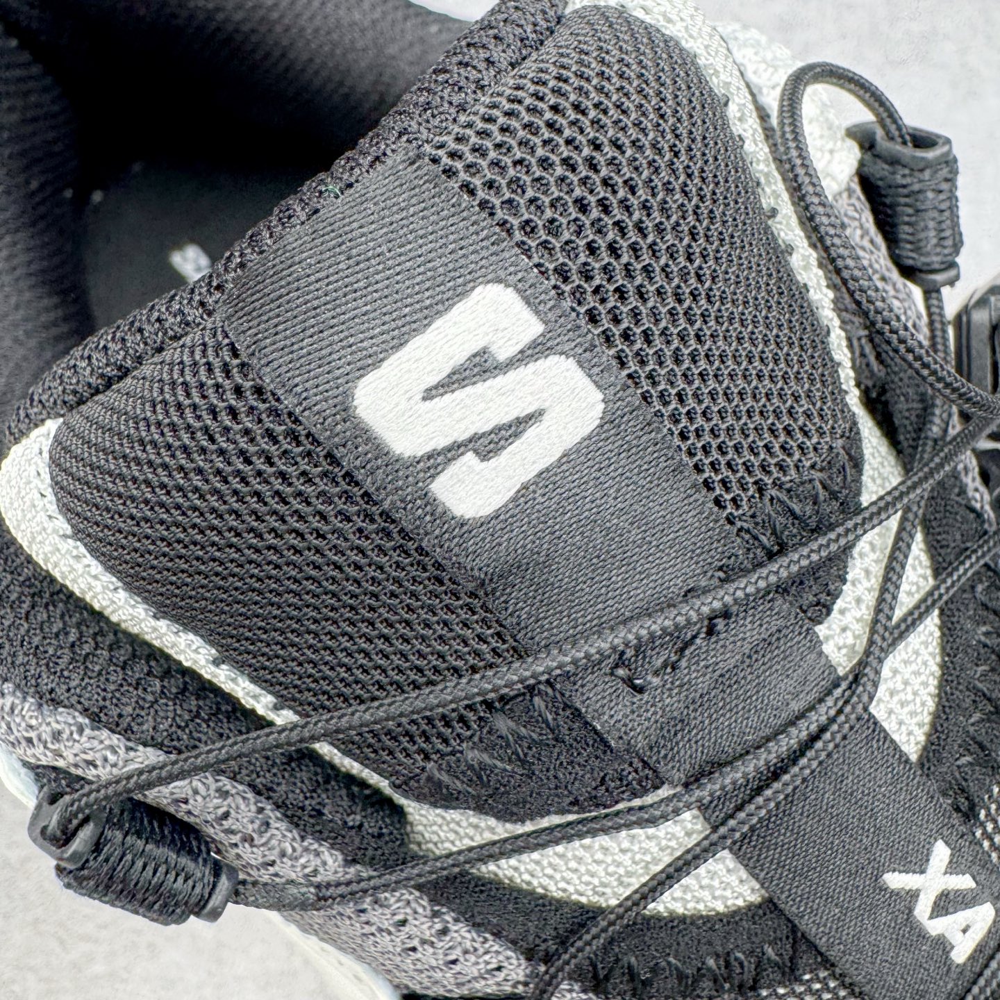 图片[15]-＃GX/绿X SALOMON XA Pro 3D ADV 萨洛蒙潮流越野机能户外功能鞋 纯原外贸平台特供订单 耗时半年巨作 全套原纸板楦头开发 原厂特供网布配套加持 确保原汁原味 完美呈现版型 原档数据独家私模五层组合大底 男女鞋同步官方开发至46.5 原装Ortholite轻量化鞋垫 中底布带钢印编号 原厂TPU锁扣 进口港宝加持 后跟自然饱满 还原公司包裹性 鞋面采用SENSIFT贴合技术 全方位贴合包裹脚型 鞋跟部鞋底牵引设计 提供强大的抓地性能 更适应野外崎岖不平的道路 其3D ADVANCED CHASSIS底盘 材料轻量大化 钉齿设计更具稳定性 防护性 鞋底易磨损区运用CONTAGRIP高耐磨材料 应对城市硬质路面长距离跑考验 尺码：36 36.5 37.5 38 38.5 39 40 40.5 41 42 42.5 43 44 44.5 45 46 46.5-选品中心