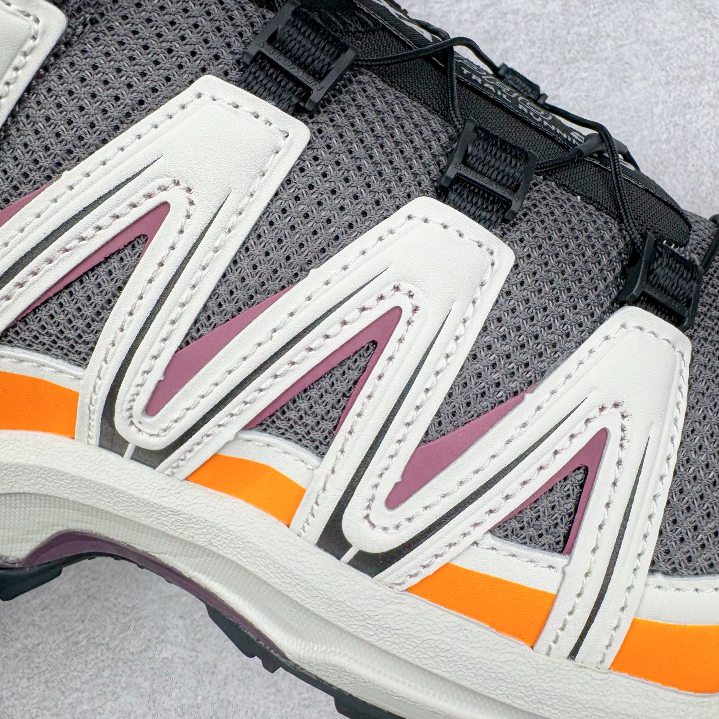 图片[21]-＃GX/绿X SALOMON XA Pro 3D ADV 萨洛蒙潮流越野机能户外功能鞋 纯原外贸平台特供订单 耗时半年巨作 全套原纸板楦头开发 原厂特供网布配套加持 确保原汁原味 完美呈现版型 原档数据独家私模五层组合大底 男女鞋同步官方开发至46.5 原装Ortholite轻量化鞋垫 中底布带钢印编号 原厂TPU锁扣 进口港宝加持 后跟自然饱满 还原公司包裹性 鞋面采用SENSIFT贴合技术 全方位贴合包裹脚型 鞋跟部鞋底牵引设计 提供强大的抓地性能 更适应野外崎岖不平的道路 其3D ADVANCED CHASSIS底盘 材料轻量大化 钉齿设计更具稳定性 防护性 鞋底易磨损区运用CONTAGRIP高耐磨材料 应对城市硬质路面长距离跑考验 尺码：36 36.5 37.5 38 38.5 39 40 40.5 41 42 42.5 43 44 44.5 45 46 46.5-选品中心