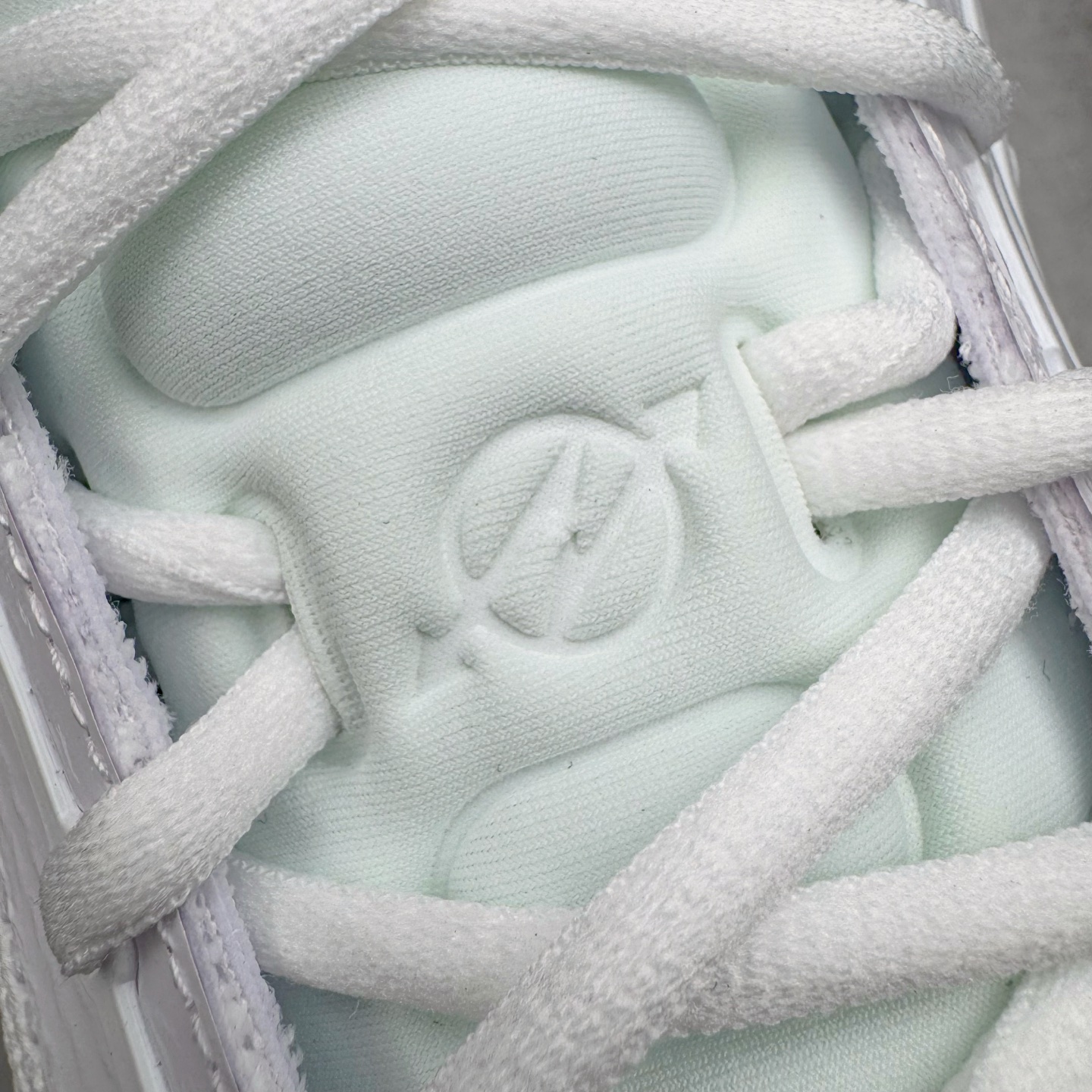 图片[16]-＃灭世纯原 NK ZOOM GT CUT 1 低帮实战篮球鞋 CZ0176-102 历时三月调试 完美版型独家呈现 独家革新四层加厚复合鞋面 鞋面强度及支撑性能秒杀市场尝鲜纯原 独家内置高韧性TPU抗扭片 尝鲜纯原无抗扭片 原厂ZOOM 配套工艺气垫 澎湃脚感上脚可鉴 区分市场假气垫 低气压气垫 大底正确拼接式SWOOSH图案 区分市场一体式贴膜 原厂REACT中底发泡模具 前掌纹路极其立体 防滑性能优异 实战出真知 历经多位圈内大神实战测试 尺码：39 40 40.5 41 42 42.5 43 44 44.5 45 46-选品中心