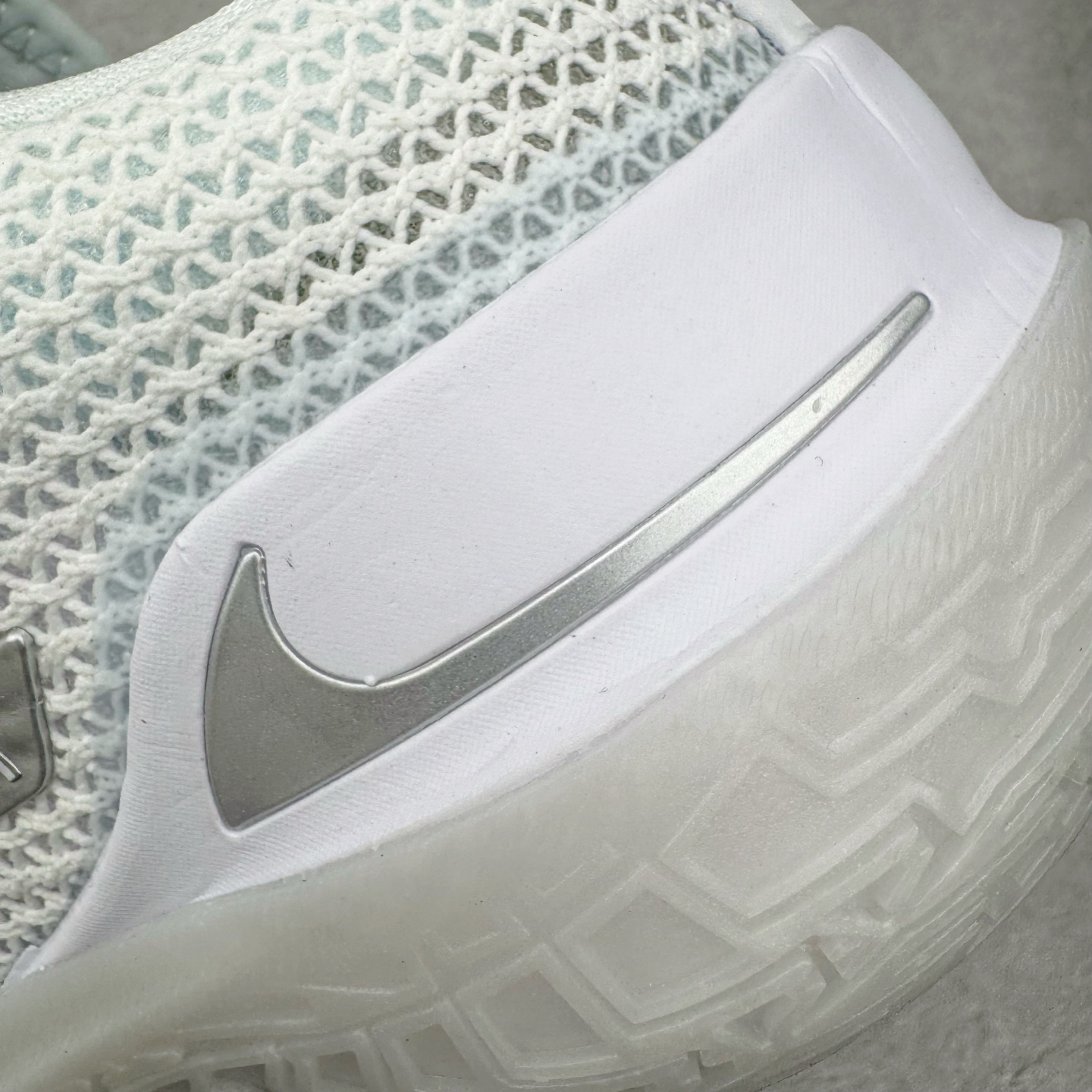 图片[14]-＃灭世纯原 NK ZOOM GT CUT 1 低帮实战篮球鞋 CZ0176-102 历时三月调试 完美版型独家呈现 独家革新四层加厚复合鞋面 鞋面强度及支撑性能秒杀市场尝鲜纯原 独家内置高韧性TPU抗扭片 尝鲜纯原无抗扭片 原厂ZOOM 配套工艺气垫 澎湃脚感上脚可鉴 区分市场假气垫 低气压气垫 大底正确拼接式SWOOSH图案 区分市场一体式贴膜 原厂REACT中底发泡模具 前掌纹路极其立体 防滑性能优异 实战出真知 历经多位圈内大神实战测试 尺码：39 40 40.5 41 42 42.5 43 44 44.5 45 46-选品中心