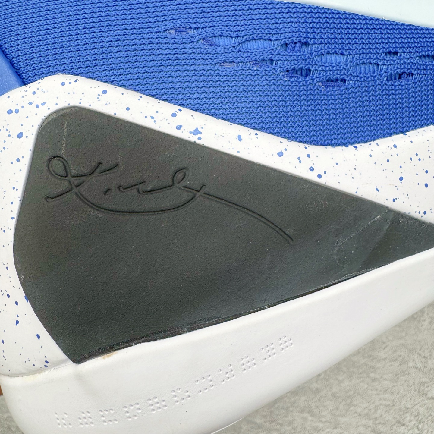 图片[17]-＃S2纯原 Nike Kobe 9 Low Protro 科比九代舒适减震防滑低帮篮球鞋 蓝色 IH1401-400 React科技鞋垫加持 实战配置直接拉满 原楦纸板开发 鞋身流线型、后跟塑形 区分土肥圆 原厂针织鞋面一针一线匹配原版 全身鞋材卡料色独家定制 唯一万针立体刺绣SWOOSH 真实底模最大48.5 实战利器 专供海外市场 尺码：40 40.5 41 42 42.5 43 44 44.5 45 46 47.5 48.5 （脚宽、脚胖 建议买大半码）-选品中心