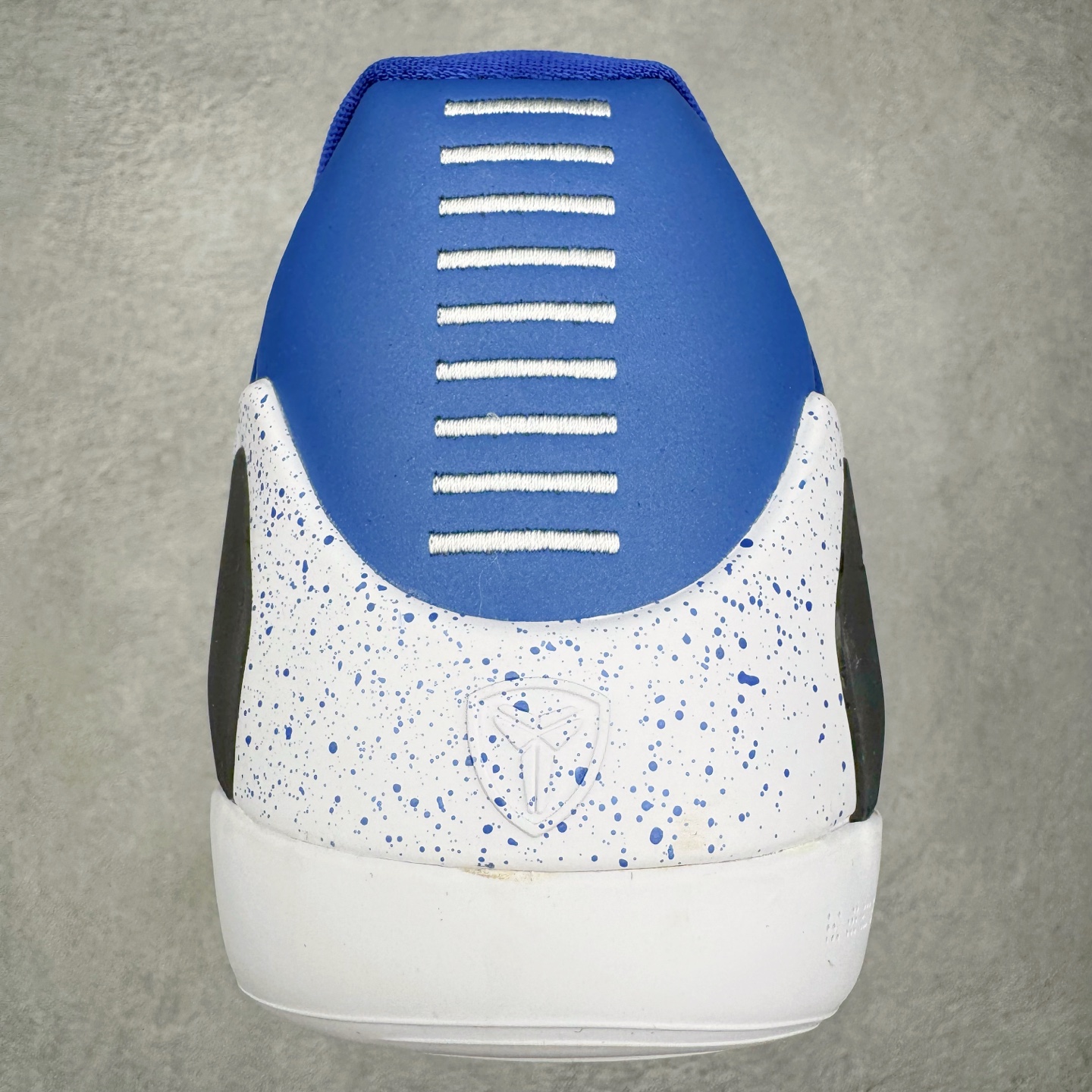 图片[8]-＃S2纯原 Nike Kobe 9 Low Protro 科比九代舒适减震防滑低帮篮球鞋 蓝色 IH1401-400 React科技鞋垫加持 实战配置直接拉满 原楦纸板开发 鞋身流线型、后跟塑形 区分土肥圆 原厂针织鞋面一针一线匹配原版 全身鞋材卡料色独家定制 唯一万针立体刺绣SWOOSH 真实底模最大48.5 实战利器 专供海外市场 尺码：40 40.5 41 42 42.5 43 44 44.5 45 46 47.5 48.5 （脚宽、脚胖 建议买大半码）-选品中心