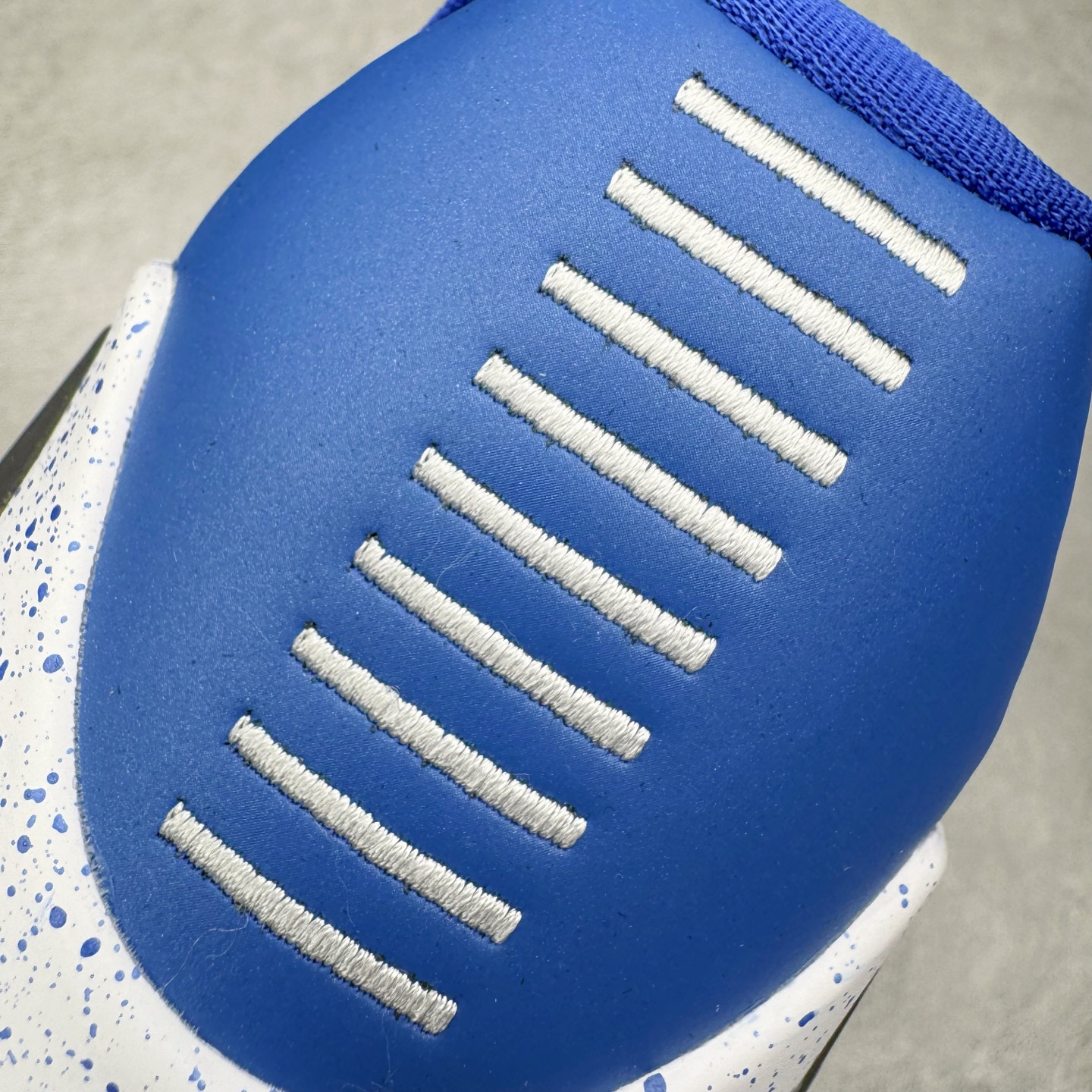 图片[15]-＃S2纯原 Nike Kobe 9 Low Protro 科比九代舒适减震防滑低帮篮球鞋 蓝色 IH1401-400 React科技鞋垫加持 实战配置直接拉满 原楦纸板开发 鞋身流线型、后跟塑形 区分土肥圆 原厂针织鞋面一针一线匹配原版 全身鞋材卡料色独家定制 唯一万针立体刺绣SWOOSH 真实底模最大48.5 实战利器 专供海外市场 尺码：40 40.5 41 42 42.5 43 44 44.5 45 46 47.5 48.5 （脚宽、脚胖 建议买大半码）-选品中心