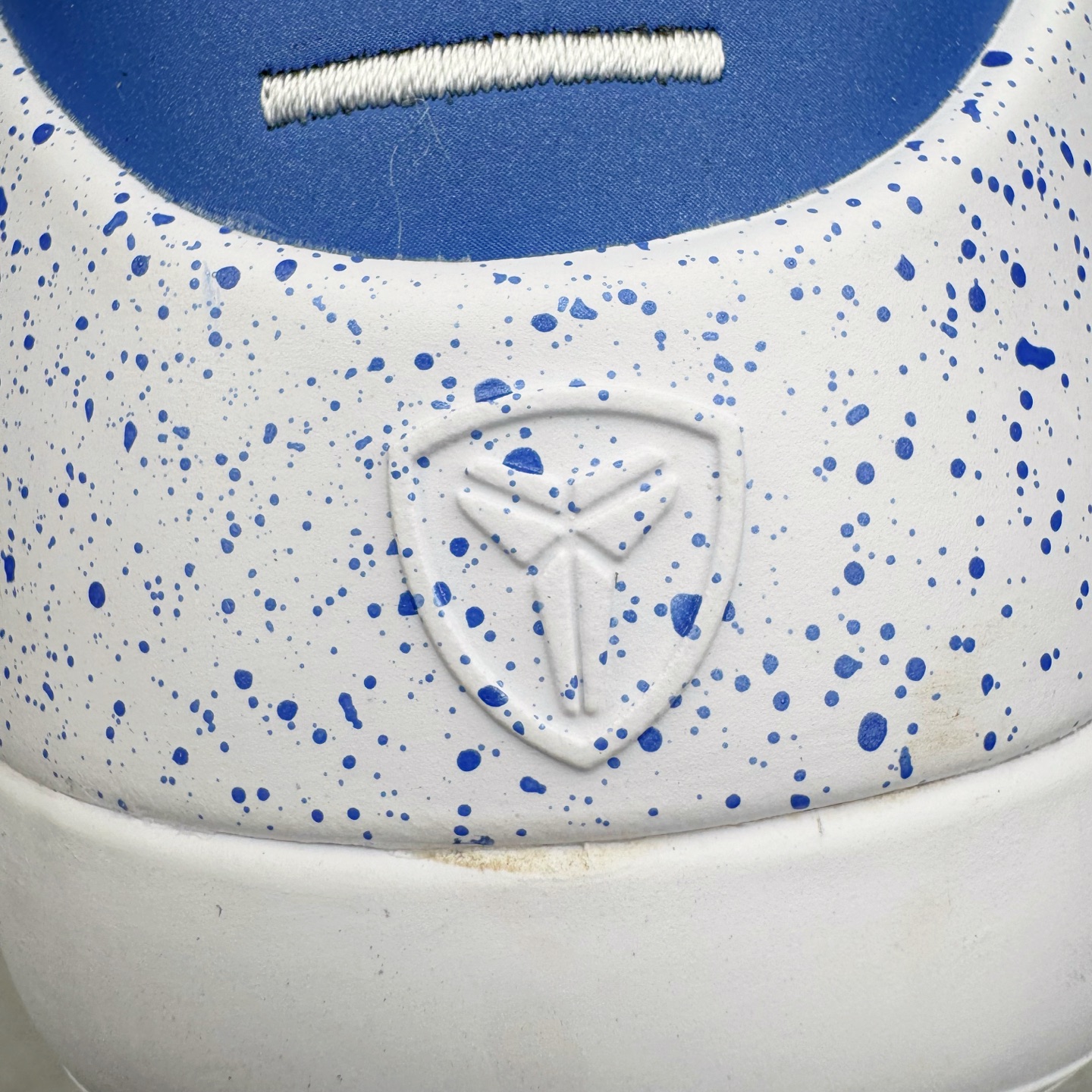 图片[14]-＃S2纯原 Nike Kobe 9 Low Protro 科比九代舒适减震防滑低帮篮球鞋 蓝色 IH1401-400 React科技鞋垫加持 实战配置直接拉满 原楦纸板开发 鞋身流线型、后跟塑形 区分土肥圆 原厂针织鞋面一针一线匹配原版 全身鞋材卡料色独家定制 唯一万针立体刺绣SWOOSH 真实底模最大48.5 实战利器 专供海外市场 尺码：40 40.5 41 42 42.5 43 44 44.5 45 46 47.5 48.5 （脚宽、脚胖 建议买大半码）-选品中心