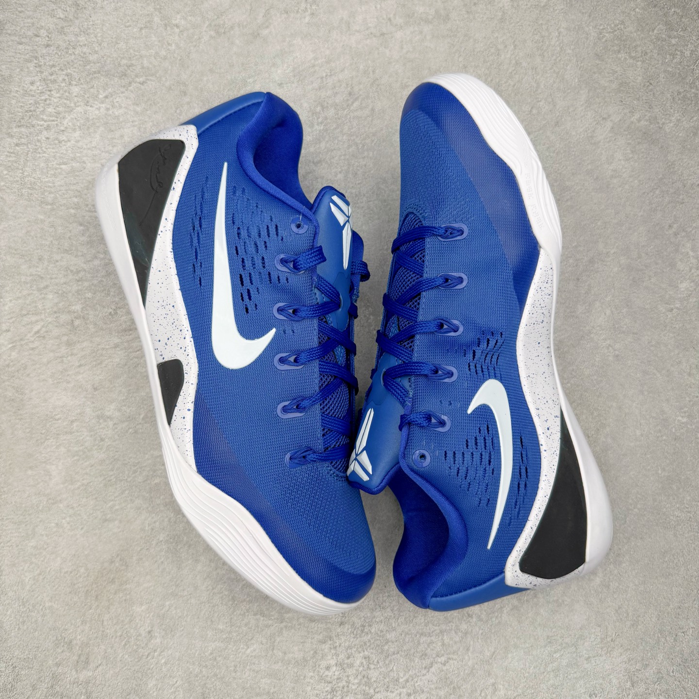 图片[3]-＃S2纯原 Nike Kobe 9 Low Protro 科比九代舒适减震防滑低帮篮球鞋 蓝色 IH1401-400 React科技鞋垫加持 实战配置直接拉满 原楦纸板开发 鞋身流线型、后跟塑形 区分土肥圆 原厂针织鞋面一针一线匹配原版 全身鞋材卡料色独家定制 唯一万针立体刺绣SWOOSH 真实底模最大48.5 实战利器 专供海外市场 尺码：40 40.5 41 42 42.5 43 44 44.5 45 46 47.5 48.5 （脚宽、脚胖 建议买大半码）-选品中心