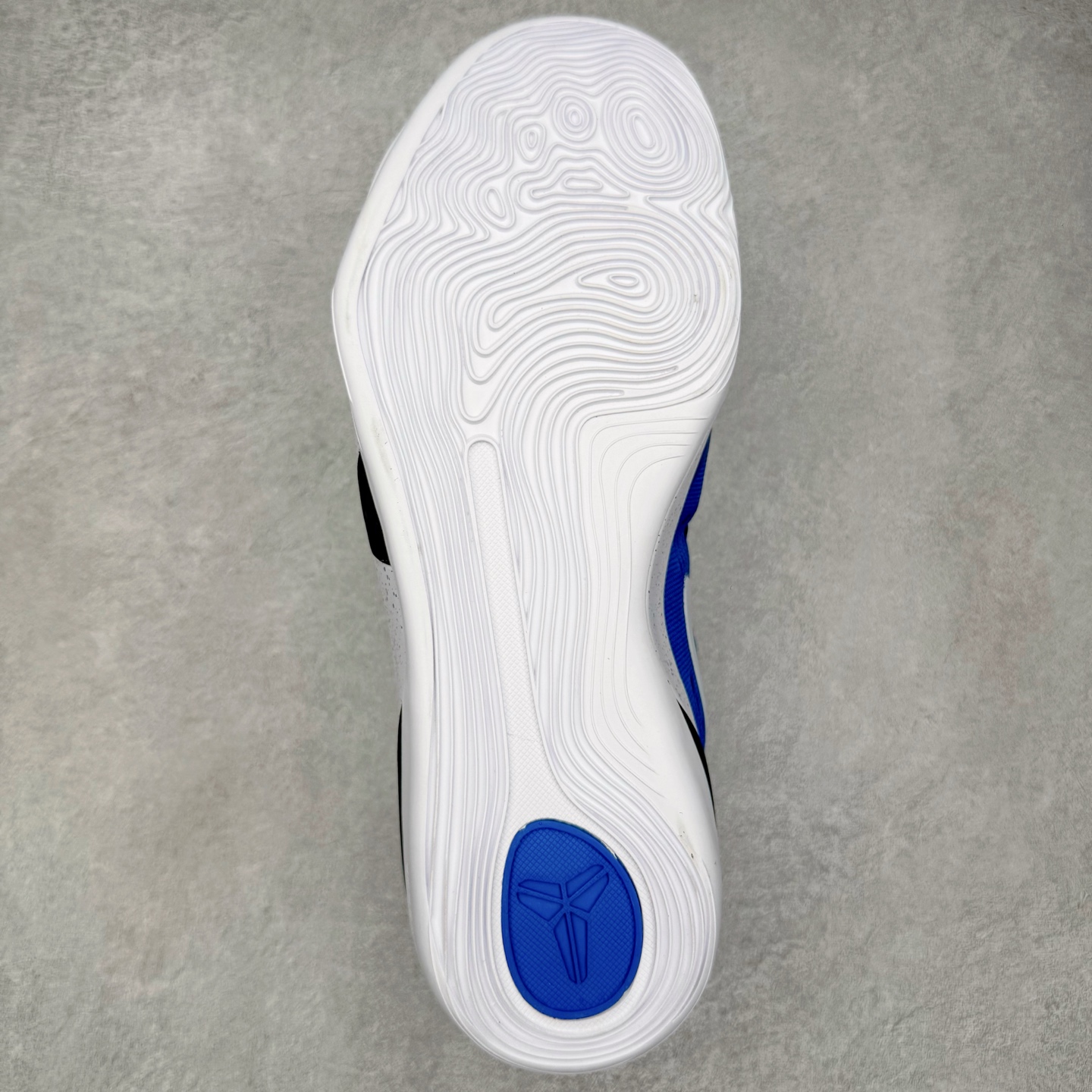 图片[9]-＃S2纯原 Nike Kobe 9 Low Protro 科比九代舒适减震防滑低帮篮球鞋 蓝色 IH1401-400 React科技鞋垫加持 实战配置直接拉满 原楦纸板开发 鞋身流线型、后跟塑形 区分土肥圆 原厂针织鞋面一针一线匹配原版 全身鞋材卡料色独家定制 唯一万针立体刺绣SWOOSH 真实底模最大48.5 实战利器 专供海外市场 尺码：40 40.5 41 42 42.5 43 44 44.5 45 46 47.5 48.5 （脚宽、脚胖 建议买大半码）-选品中心
