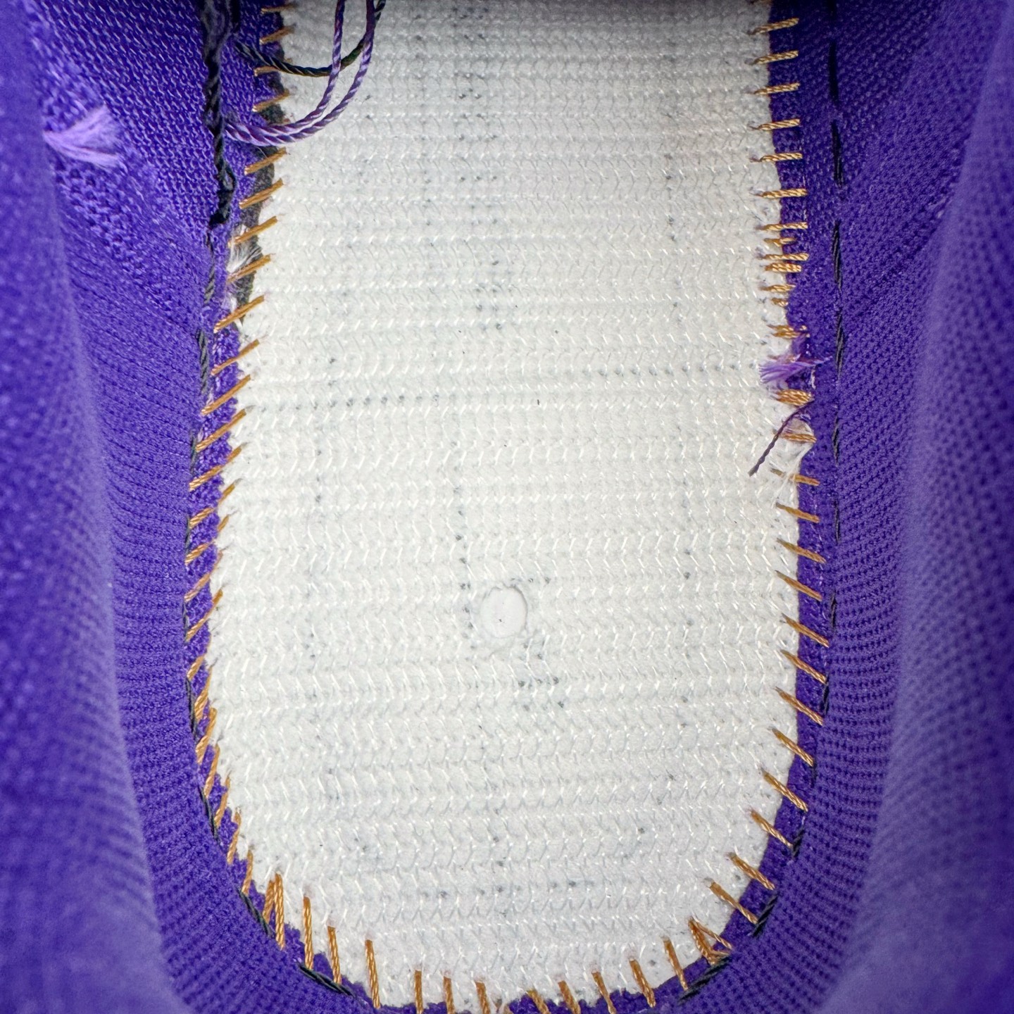 图片[10]-＃纯原 NK Air Force 1 Low Kobe 空军一号时尚舒适防滑耐磨低帮板鞋 科比紫色 IB0018-500 独家私模大底 头层原厂皮料 原盒原配 不规则波浪大底咬花 全鞋电脑针车 工整有序 视觉效果满分 原厂拉帮手法 标准四线 密度针距针孔大小控制到位 原装反口里网布海绵 正确卡色网眼大小 新版鞋撑改用纸团代替 原厂港宝加持完美还原灵魂版型 原盒原配从里到外百分百还原 原厂全头层原厂皮料 原标原盒 内置Sole气垫 中底白色背胶 中底划线 已经无限的接近公司 原厂楦头 原厂刺绣 后跟弧度修正 尺码：40 40.5 41 42 42.5 43 44 44.5 45 46 47.5 48.5-选品中心