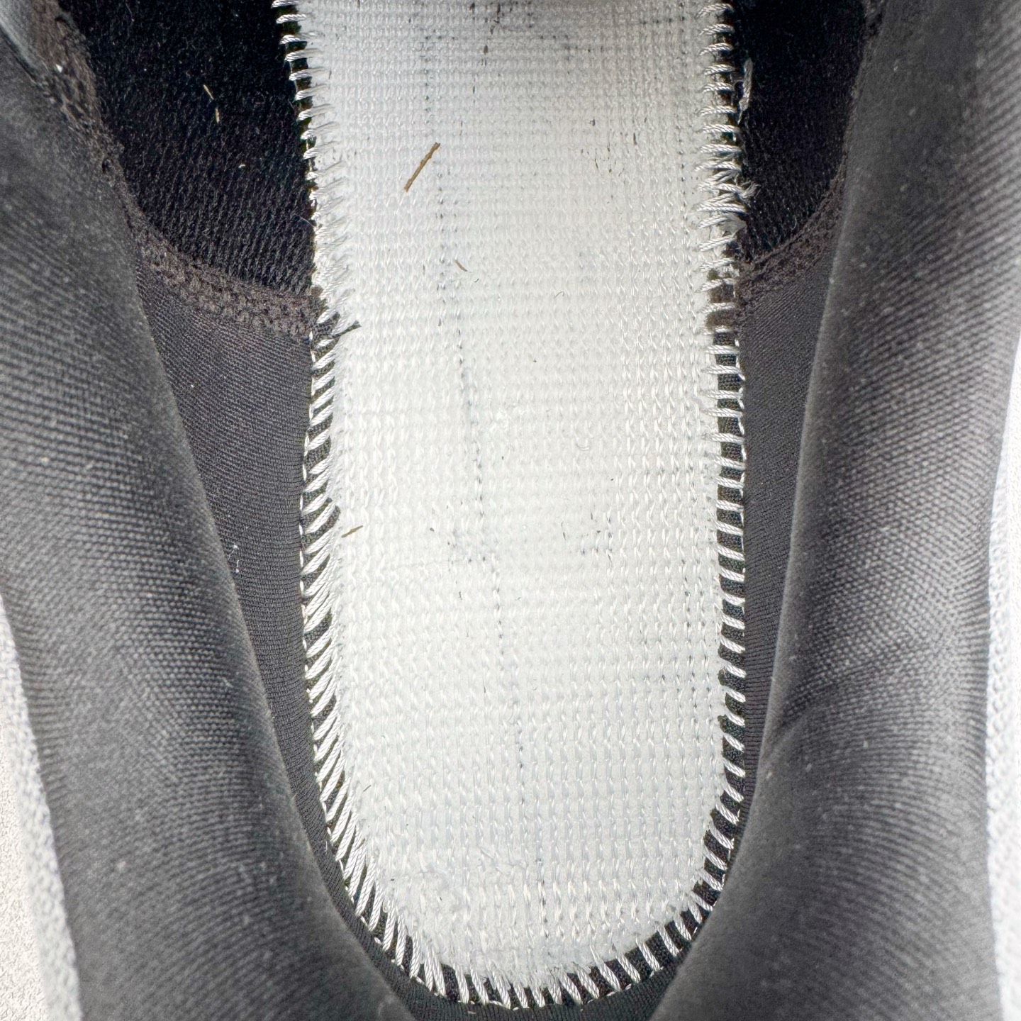 图片[11]-＃M纯原 LOEWE x On Cloudtilt 2.0 昂跑罗意威联名 圆头系带生活休闲鞋 此运动品牌 开创于2010年 缓震着陆、强效回弹、轻柔质感的设计构思始终是ON研制关键 与此同时基于“为全球提供革新性的跑步感受”信念 陆续推出了多款跑鞋及其以专业运动人体跑步工程学为设计关键的功能性跑步服饰设备 让跑者不费力气地畅快畅跑 尺码：36 36.5 37.5 38 38.5 39 40 40.5 41 42 42.5 43 44 44.5 45 46-选品中心