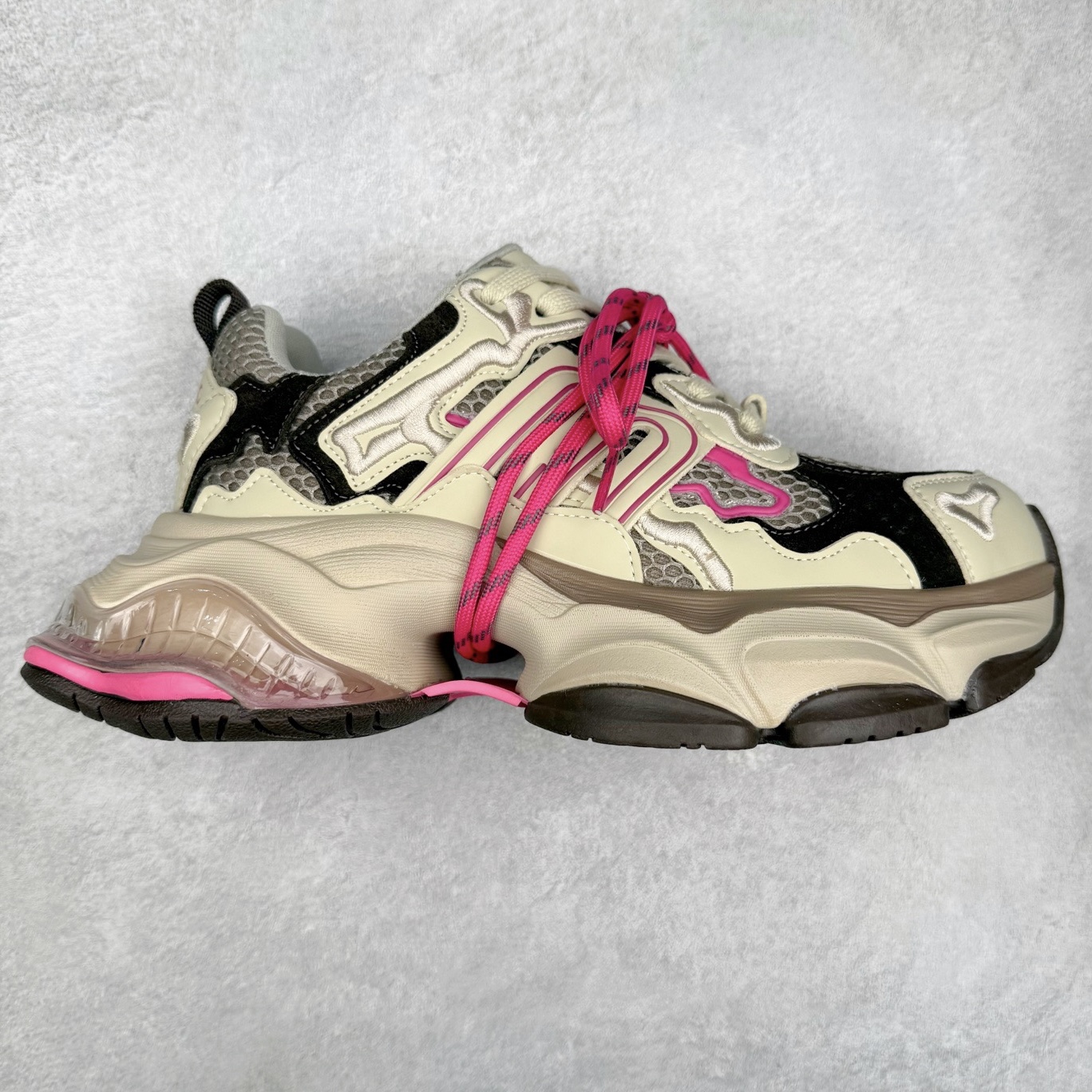 GG-CC赵露思2025新款厚底增高休闲运动老爹鞋系列 广东大厂出品 7CM厚底增高 星河粒子 银白粉色 银角大王 完美细节 25ss春季新款厚底增高 大长腿 时髦look轻松定格 不费力展现率性氛围 高档银盒 酷帅机能风不规则设计大底 拼色造型设计 轻便舒适百搭 GGCC银白配色好温柔 三层组合月牙底 柔软有弹性的月牙底和增加舒适度显腿长的7cm增高 长时间走路和站立都不累脚舒适度和少女感 厚底增高 不管怎么搭都好看~尺码：35 36 37 38 39 40-选品中心