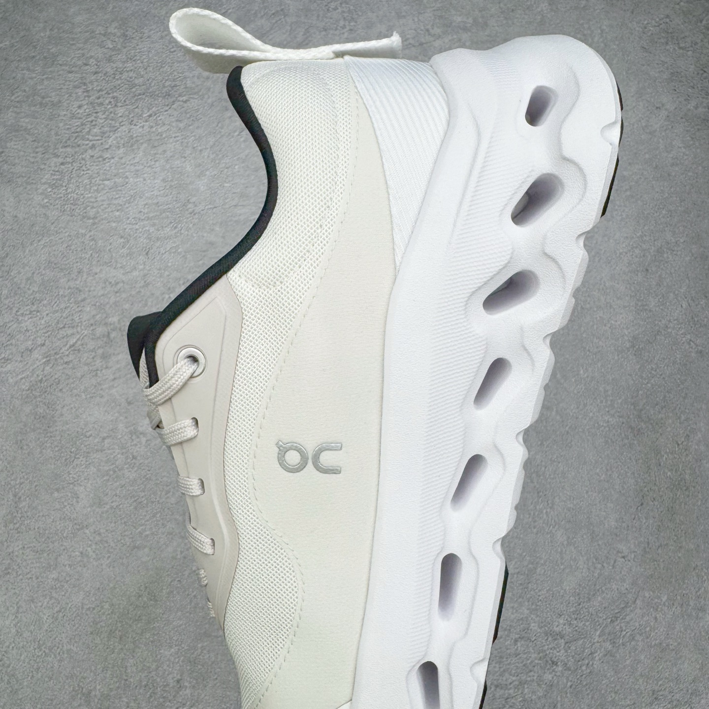 图片[7]-＃M纯原 LOEWE x On Cloudtilt 2.0 昂跑罗意威联名 圆头系带生活休闲鞋 此运动品牌 开创于2010年 缓震着陆、强效回弹、轻柔质感的设计构思始终是ON研制关键 与此同时基于“为全球提供革新性的跑步感受”信念 陆续推出了多款跑鞋及其以专业运动人体跑步工程学为设计关键的功能性跑步服饰设备 让跑者不费力气地畅快畅跑 尺码：36 36.5 37.5 38 38.5 39 40 40.5 41 42 42.5 43 44 44.5 45 46-选品中心