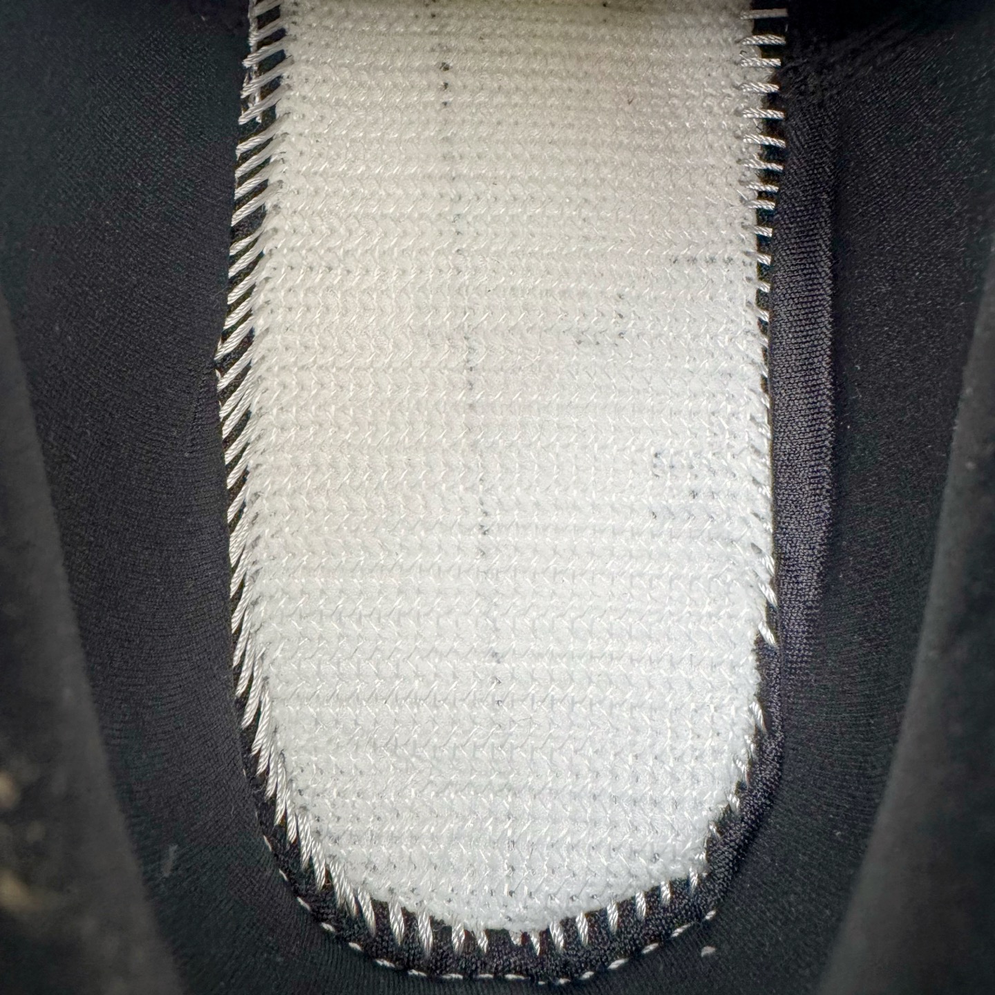 图片[10]-＃M纯原 LOEWE x On Cloudtilt 2.0 昂跑罗意威联名 圆头系带生活休闲鞋 此运动品牌 开创于2010年 缓震着陆、强效回弹、轻柔质感的设计构思始终是ON研制关键 与此同时基于“为全球提供革新性的跑步感受”信念 陆续推出了多款跑鞋及其以专业运动人体跑步工程学为设计关键的功能性跑步服饰设备 让跑者不费力气地畅快畅跑 尺码：36 36.5 37.5 38 38.5 39 40 40.5 41 42 42.5 43 44 44.5 45 46-选品中心