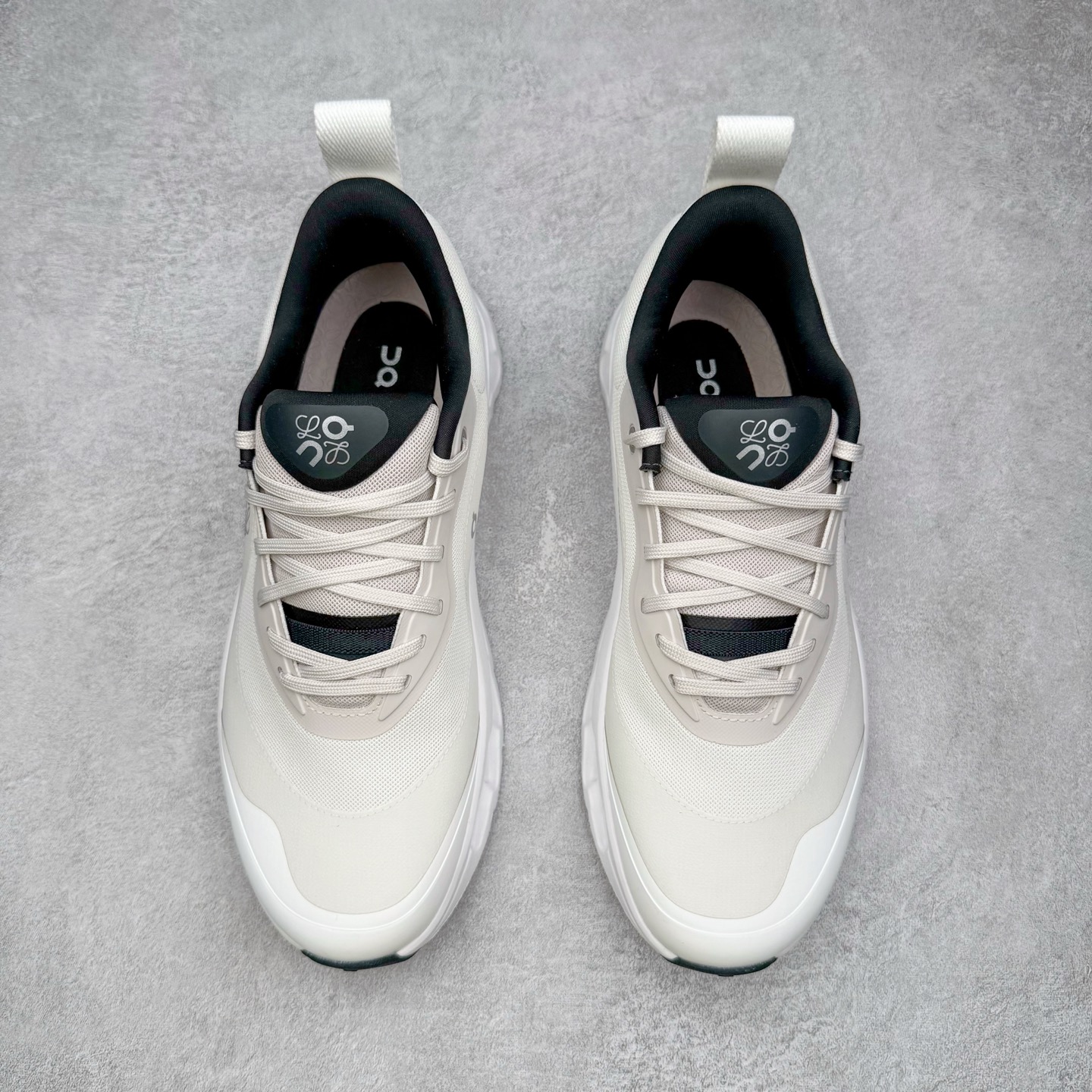 图片[2]-＃M纯原 LOEWE x On Cloudtilt 2.0 昂跑罗意威联名 圆头系带生活休闲鞋 此运动品牌 开创于2010年 缓震着陆、强效回弹、轻柔质感的设计构思始终是ON研制关键 与此同时基于“为全球提供革新性的跑步感受”信念 陆续推出了多款跑鞋及其以专业运动人体跑步工程学为设计关键的功能性跑步服饰设备 让跑者不费力气地畅快畅跑 尺码：36 36.5 37.5 38 38.5 39 40 40.5 41 42 42.5 43 44 44.5 45 46-选品中心