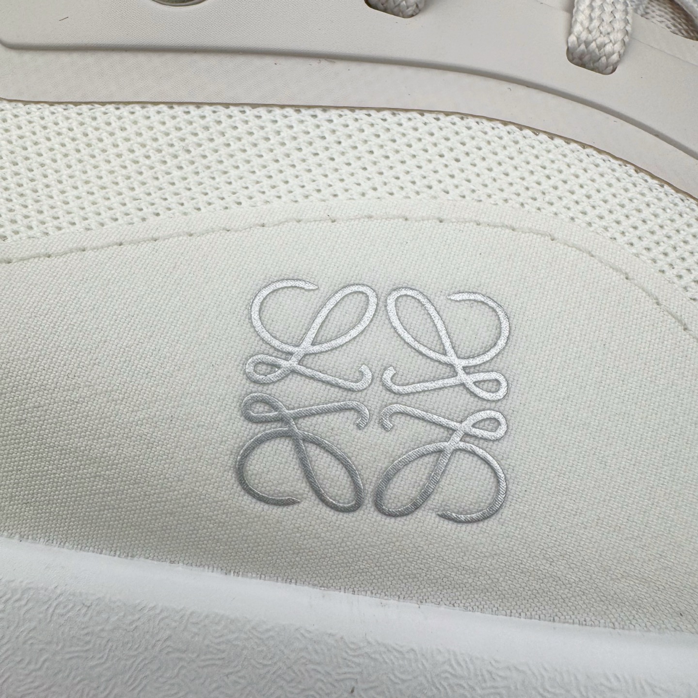 图片[15]-＃M纯原 LOEWE x On Cloudtilt 2.0 昂跑罗意威联名 圆头系带生活休闲鞋 此运动品牌 开创于2010年 缓震着陆、强效回弹、轻柔质感的设计构思始终是ON研制关键 与此同时基于“为全球提供革新性的跑步感受”信念 陆续推出了多款跑鞋及其以专业运动人体跑步工程学为设计关键的功能性跑步服饰设备 让跑者不费力气地畅快畅跑 尺码：36 36.5 37.5 38 38.5 39 40 40.5 41 42 42.5 43 44 44.5 45 46-选品中心