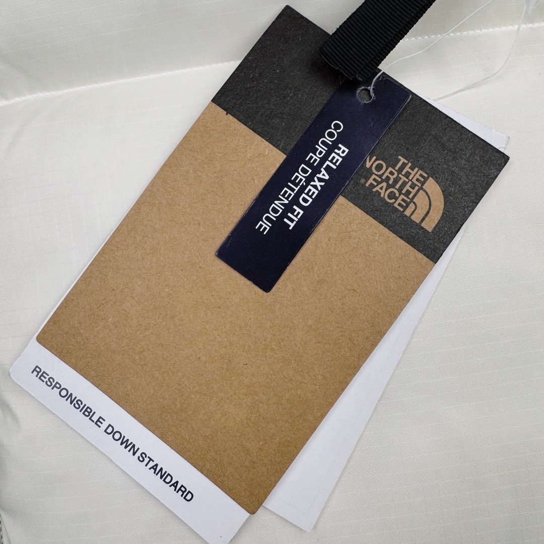 图片[6]-＃K版暖冬福利 THE NORTH FACE 1996 Nuptse 北面经典拼色系列户外羽绒服 全程亲手操刀全程跟踪自主订单 纯正美版原版开发回避市场错误版型雷区 中高端提平台外贸客户首选版本 细节领先市场 专治各种艺术家臭毛病 超低售后率 万件现货 稳定供应 永不断码 独家定制特调绒区分市面低价棉服 充绒380克以上蓬松饱和度上手秒懂 辅料材料均独家定制区分市场粗材劣质 原版定制防水面料随意检测区分市场 全新定制主标NFC 可随意自主手机检测 尺码：XS-XXXL-选品中心