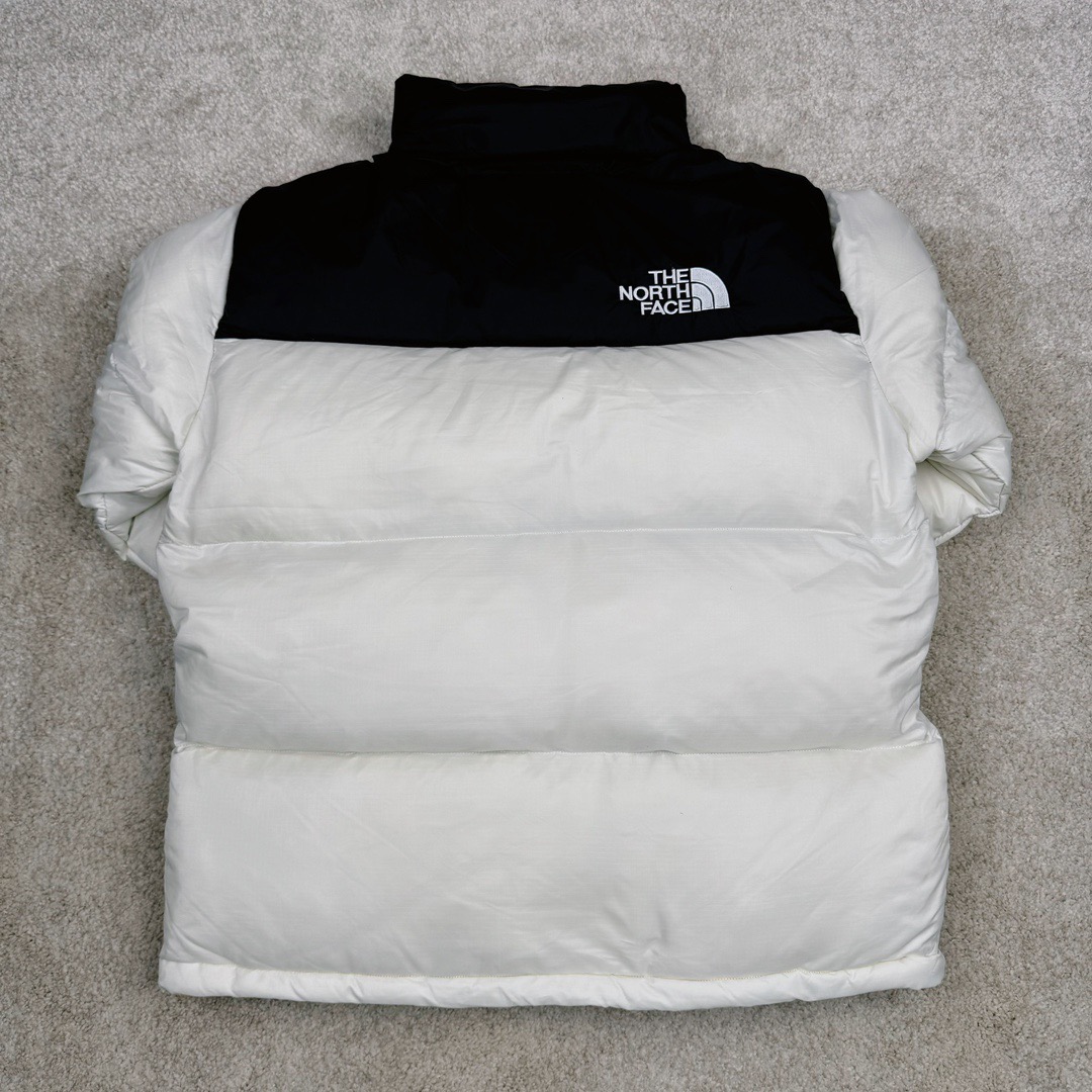 图片[3]-＃K版暖冬福利 THE NORTH FACE 1996 Nuptse 北面经典拼色系列户外羽绒服 全程亲手操刀全程跟踪自主订单 纯正美版原版开发回避市场错误版型雷区 中高端提平台外贸客户首选版本 细节领先市场 专治各种艺术家臭毛病 超低售后率 万件现货 稳定供应 永不断码 独家定制特调绒区分市面低价棉服 充绒380克以上蓬松饱和度上手秒懂 辅料材料均独家定制区分市场粗材劣质 原版定制防水面料随意检测区分市场 全新定制主标NFC 可随意自主手机检测 尺码：XS-XXXL-选品中心
