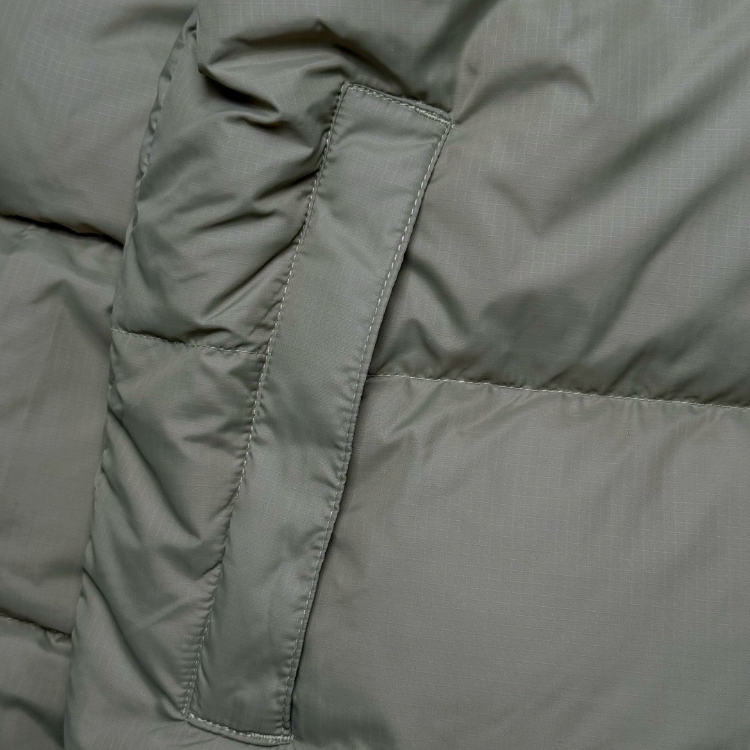 图片[8]-＃K版暖冬福利 THE NORTH FACE 1996 Nuptse 北面经典拼色系列户外羽绒服 全程亲手操刀全程跟踪自主订单 纯正美版原版开发回避市场错误版型雷区 中高端提平台外贸客户首选版本 细节领先市场 专治各种艺术家臭毛病 超低售后率 万件现货 稳定供应 永不断码 独家定制特调绒区分市面低价棉服 充绒380克以上蓬松饱和度上手秒懂 辅料材料均独家定制区分市场粗材劣质 原版定制防水面料随意检测区分市场 全新定制主标NFC 可随意自主手机检测 尺码：XS-XXXL-选品中心
