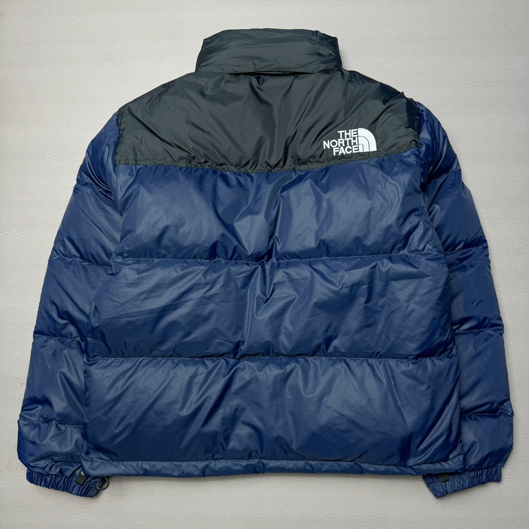 图片[2]-＃K版暖冬福利 THE NORTH FACE 1996 Nuptse 北面经典拼色系列户外羽绒服 全程亲手操刀全程跟踪自主订单 纯正美版原版开发回避市场错误版型雷区 中高端提平台外贸客户首选版本 细节领先市场 专治各种艺术家臭毛病 超低售后率 万件现货 稳定供应 永不断码 独家定制特调绒区分市面低价棉服 充绒380克以上蓬松饱和度上手秒懂 辅料材料均独家定制区分市场粗材劣质 原版定制防水面料随意检测区分市场 全新定制主标NFC 可随意自主手机检测 尺码：XS-XXXL-选品中心