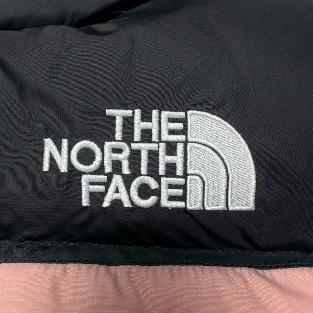 图片[8]-＃K版暖冬福利 THE NORTH FACE 1996 Nuptse 北面经典拼色系列户外羽绒服 全程亲手操刀全程跟踪自主订单 纯正美版原版开发回避市场错误版型雷区 中高端提平台外贸客户首选版本 细节领先市场 专治各种艺术家臭毛病 超低售后率 万件现货 稳定供应 永不断码 独家定制特调绒区分市面低价棉服 充绒380克以上蓬松饱和度上手秒懂 辅料材料均独家定制区分市场粗材劣质 原版定制防水面料随意检测区分市场 全新定制主标NFC 可随意自主手机检测 尺码：XS-XXXL-选品中心