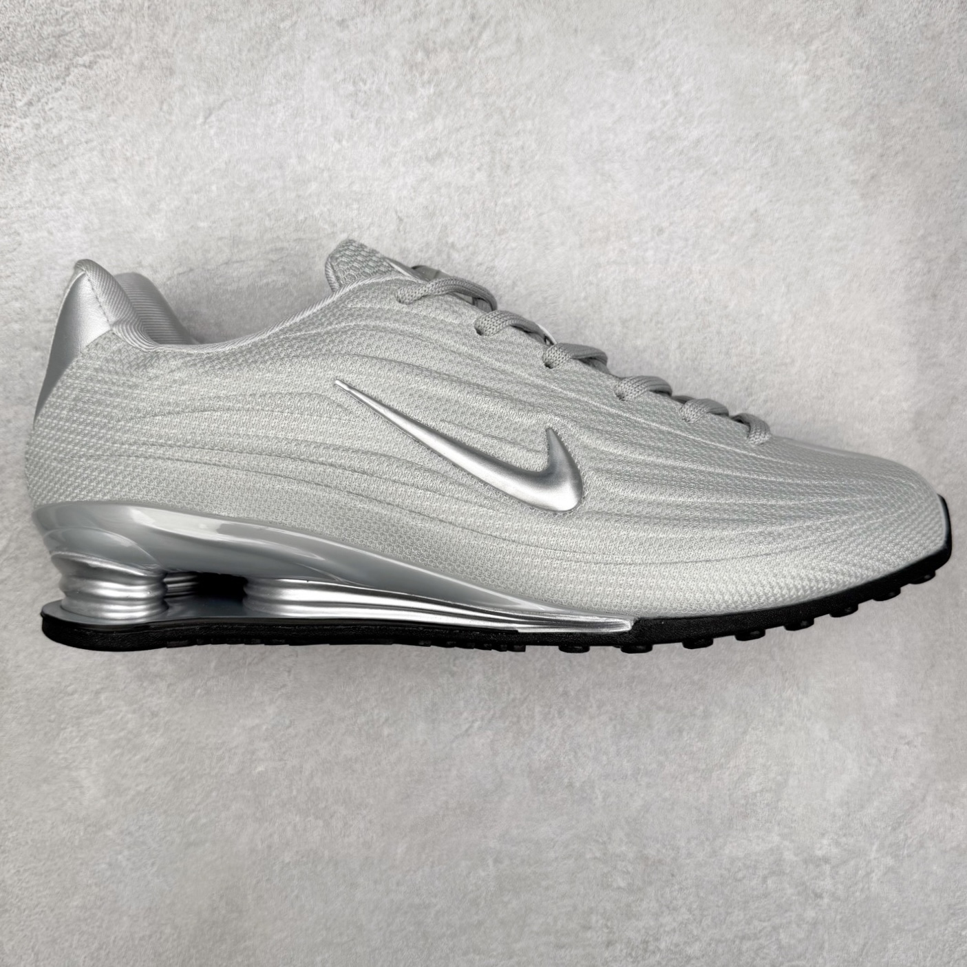 NK SHOX Z 舒适柔软减震回弹生活休闲鞋 男女同款 实拍调校N版已经零色差零失真 百分百还原实物色彩所见即所得 不存在货不对板色差等低级问题 选购参考实物拍摄 不混卖不参货 只用心做好货严格选品 承诺混一赔十 尺码：36 36.5 37.5 38 38.5 39 40 40.5 41 42 42.5 43 44 44.5 45-选品中心