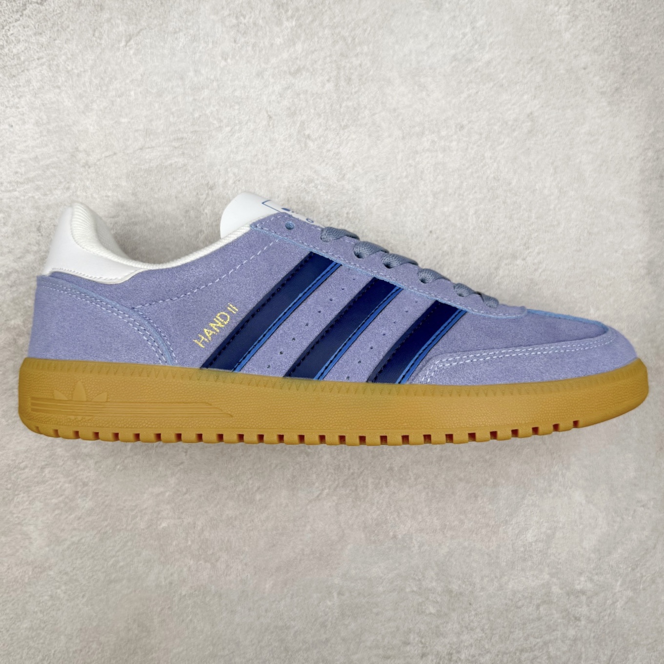 AD Originals Hand 2.0 百搭舒适耐磨低帮板鞋 男女同款 实拍调校N版已经零色差零失真 百分百还原实物色彩所见即所得 不存在货不对板色差等低级问题 选购参考实物拍摄 不混卖不参货 只用心做好货严格选品 承诺混一赔十 尺码：36 36.5 37.5 38 38.5 39 40 40.5 41 42 42.5 43 44 44.5 45-选品中心