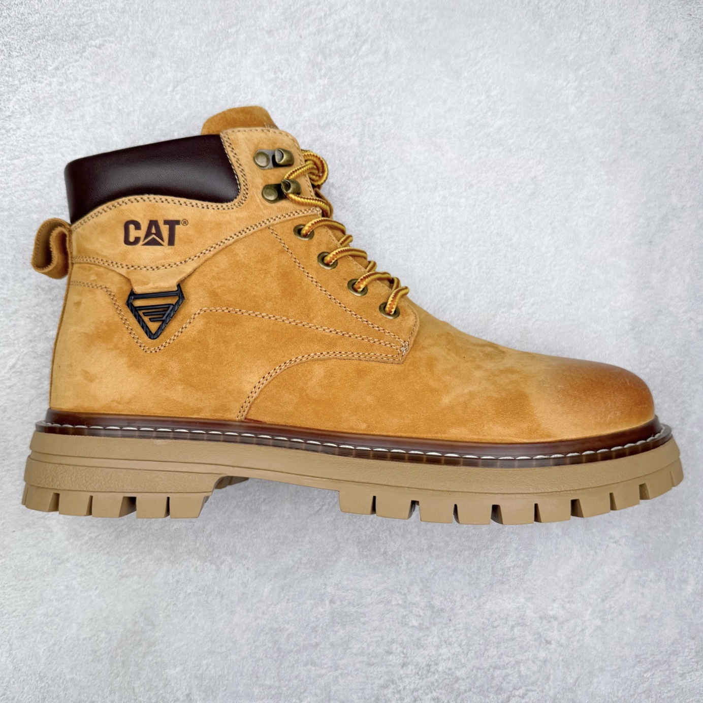 CAT卡特 户外工装轻底休闲马丁靴大黄靴系列 广东大厂品质 全新工艺升级 全鞋真牛皮材料 大底到五金都是代工厂原材料制作 同原版固特异永不开胶工艺 好货不杀猪 首单质量严格把控 全网独家首发 品质毋庸置疑 全套官网统一包装 今年冬季防寒户外专用 日常随意搭配 尺码：39 40 41 42 43 44（皮鞋码）-选品中心