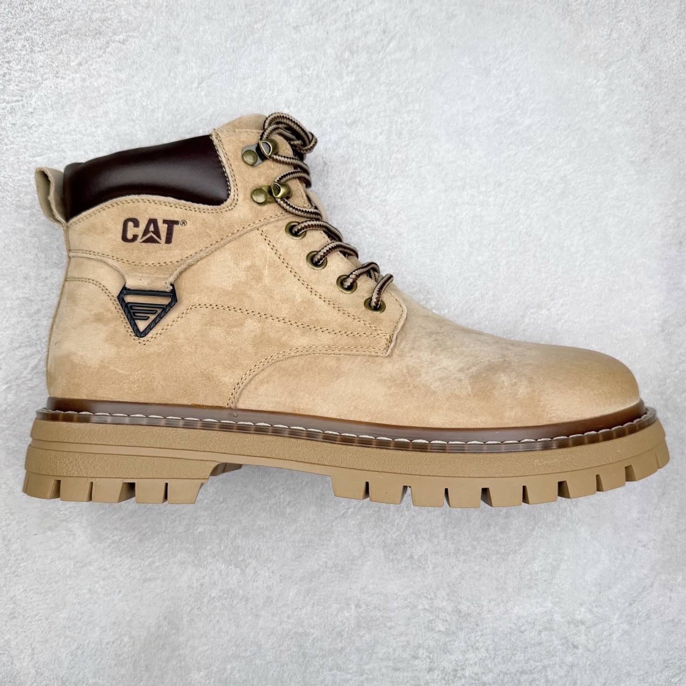 CAT卡特 户外工装轻底休闲马丁靴大黄靴系列 广东大厂品质 全新工艺升级 全鞋真牛皮材料 大底到五金都是代工厂原材料制作 同原版固特异永不开胶工艺 好货不杀猪 首单质量严格把控 全网独家首发 品质毋庸置疑 全套官网统一包装 今年冬季防寒户外专用 日常随意搭配 尺码：39 40 41 42 43 44（皮鞋码）-选品中心