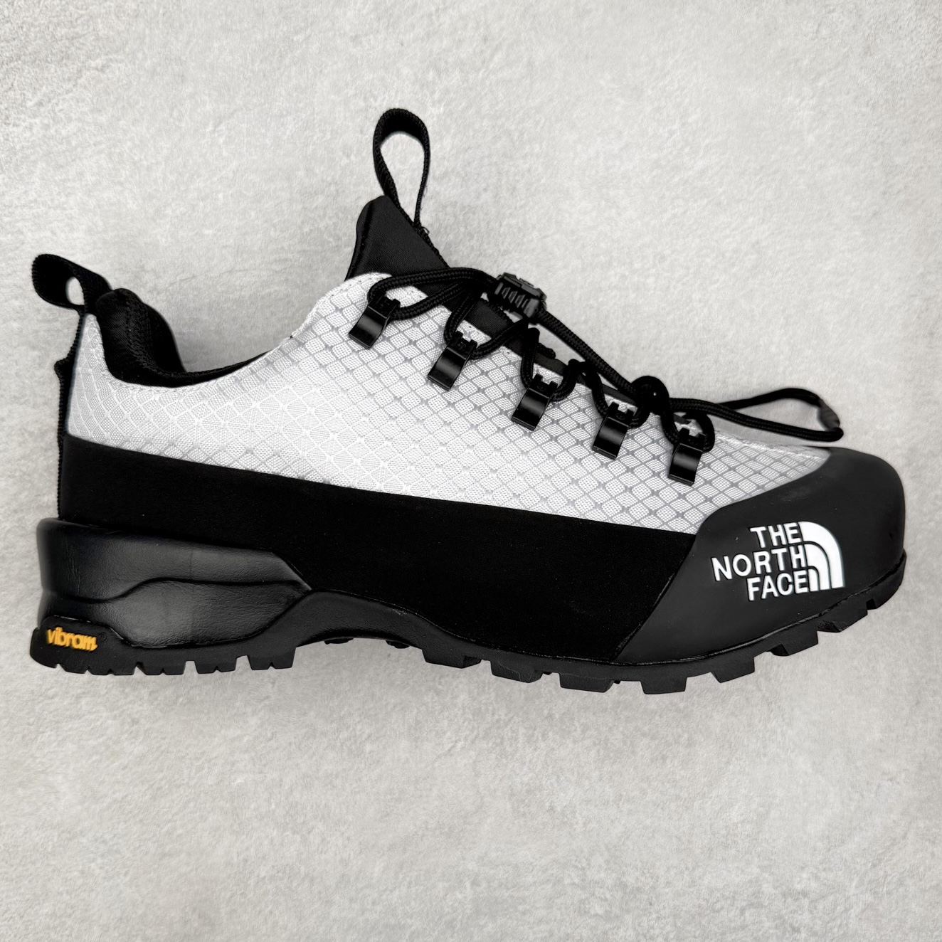 THE NORTH FACE GLENCLYFFE 北面格伦斯尼斯系列低帮机能户外风徒步登山运动训练鞋 舒适百搭织物低帮休闲城市通勤跑步鞋 原楦型开发纸版 采用防剐蹭复合麂皮组合模塑鞋头橡胶片鞋面材质 中底嵌入EVA缓震组合耐磨锯齿耐磨橡胶大底 尺码：37 38 38.5 39 40 40.5 41 42 42.5 43 44 44.5 45-选品中心