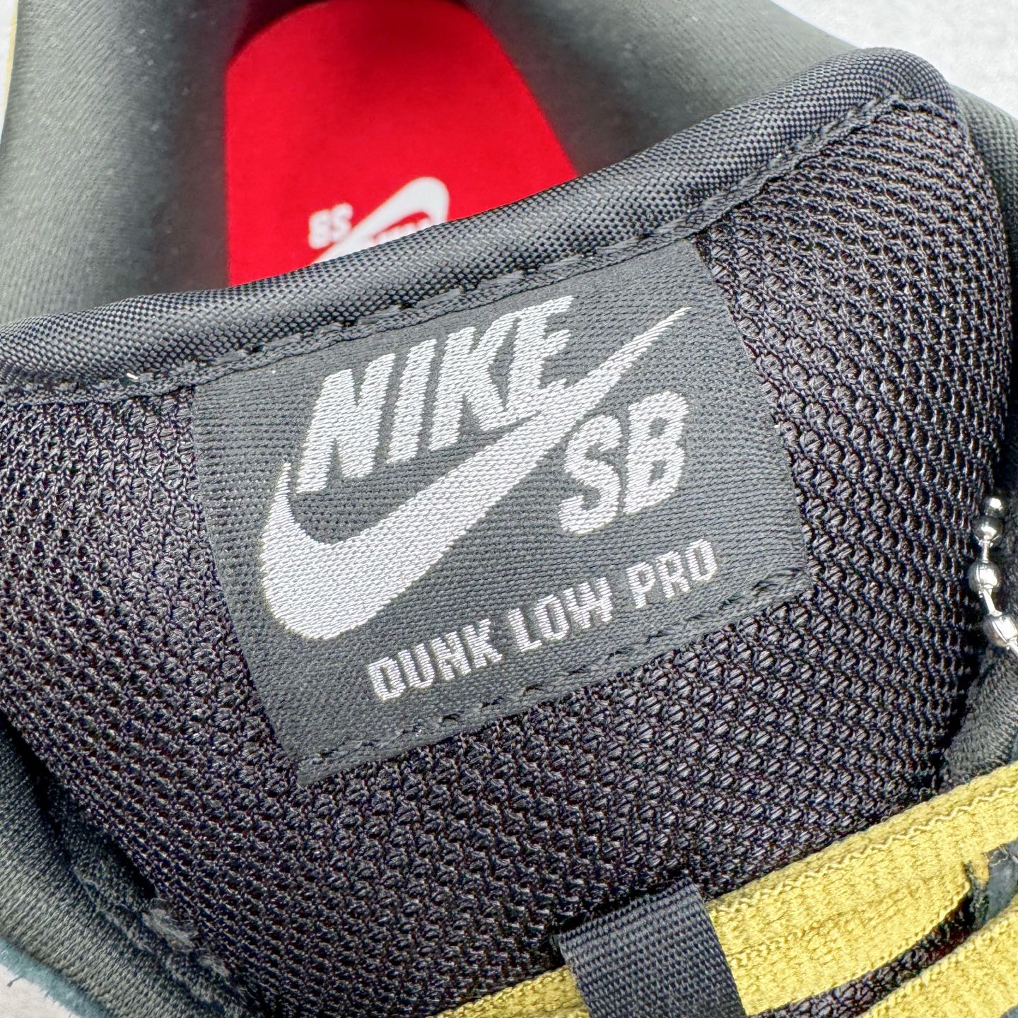 图片[17]-＃纯原 Supreme x Nk Dunk SB Dunk Low 舒适 防滑耐磨低帮板鞋 男女同款 联名亚洲限定黑黄 HQ8487-300 独家原厂航空铝磨具打磨大底 鞋头坡度极致还原 原盒原配 圈内天花板工艺 原厂冲刀 超高清洁度 全鞋零毛边皮料切割 全套原楦原模倾力打造完美版型 采用原厂百宏鞋带以及原厂百宏织唛舌标 内标可供原厂几率过验 原厂中底布黄色点胶 原厂中底布拉帮走线遵循公司‼️尺码：36 36.5 37.5 38 38.5 39 40 40.5 41 42 42.5 43 44 44.5 45 46 47.5-选品中心