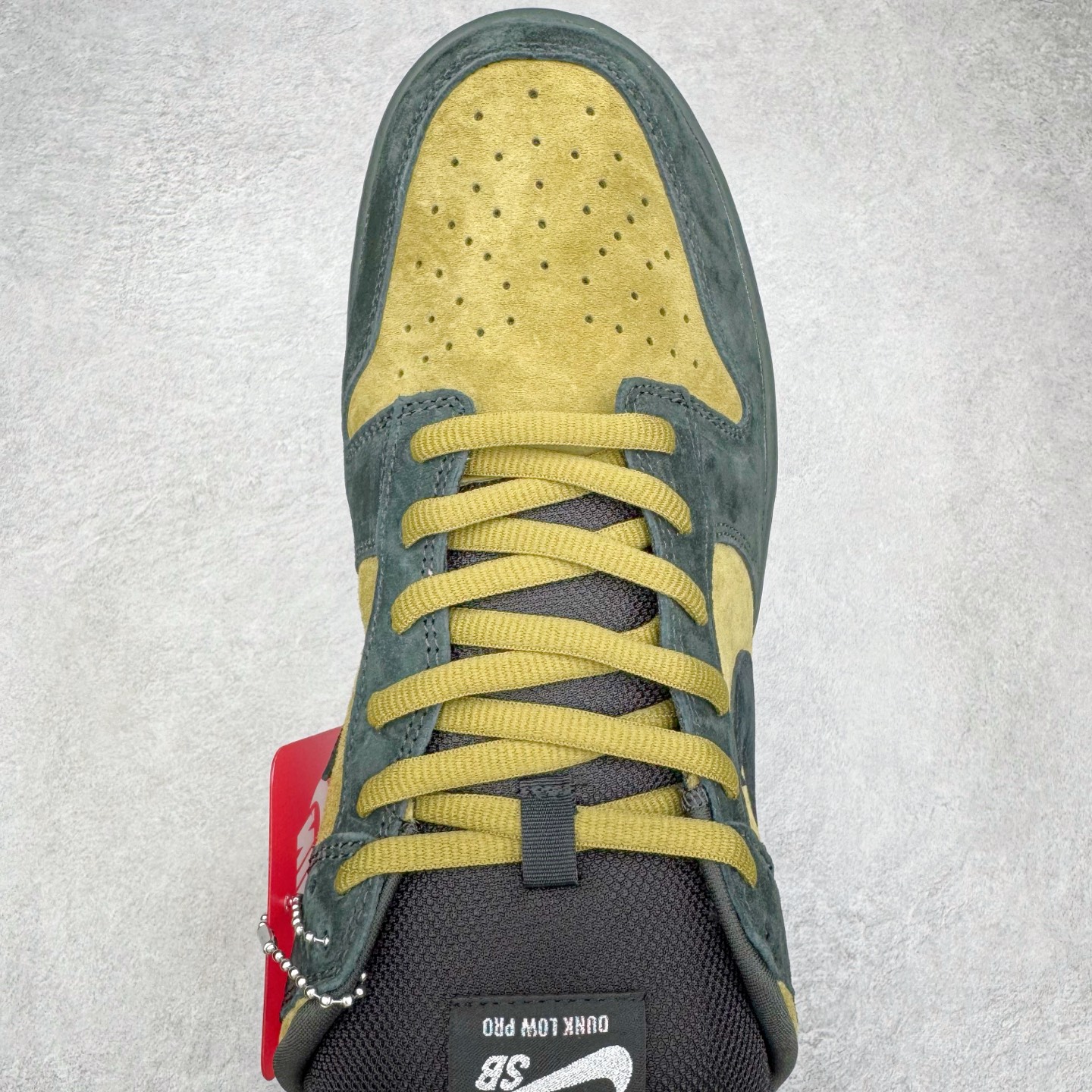 图片[4]-＃纯原 Supreme x Nk Dunk SB Dunk Low 舒适 防滑耐磨低帮板鞋 男女同款 联名亚洲限定黑黄 HQ8487-300 独家原厂航空铝磨具打磨大底 鞋头坡度极致还原 原盒原配 圈内天花板工艺 原厂冲刀 超高清洁度 全鞋零毛边皮料切割 全套原楦原模倾力打造完美版型 采用原厂百宏鞋带以及原厂百宏织唛舌标 内标可供原厂几率过验 原厂中底布黄色点胶 原厂中底布拉帮走线遵循公司‼️尺码：36 36.5 37.5 38 38.5 39 40 40.5 41 42 42.5 43 44 44.5 45 46 47.5-选品中心