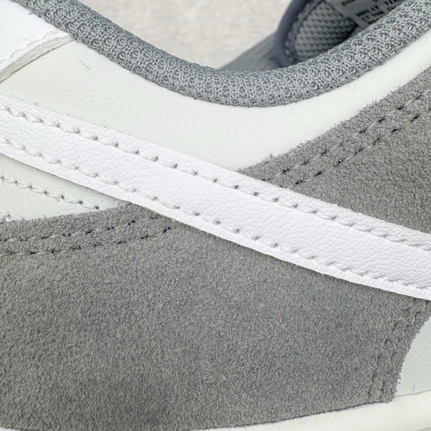 图片[16]-＃YC纯原 NK Dunk Low 灰白 IB6399-001 实力大厂出品 新配色陆续开发 利润个位数只为口碑 全套原纸板楦头开发 确保原汁原味 完美呈现DUNK版型 一比一鞋头弧度高度鞋身弧度 此版本只针对中端市场 皮料材质有所更替 其他数据细节工艺流程均保持一致 绝不口嗨 细节品控鞋型随意对比 独家私模官方第六代原厂航空铝磨具打磨大底 鞋头坡度极致还原 无解鞋型 原盒原配 圈内天花板工艺 原厂玻璃冲刀 超高清洁度 全鞋零毛边皮料切割 原厂中底布点胶 中底布拉帮走线遵循公司 尺码：36 36.5 37.5 38 38.5 39 40 40.5 41 42 42.5 43 44 44.5 45 46-选品中心