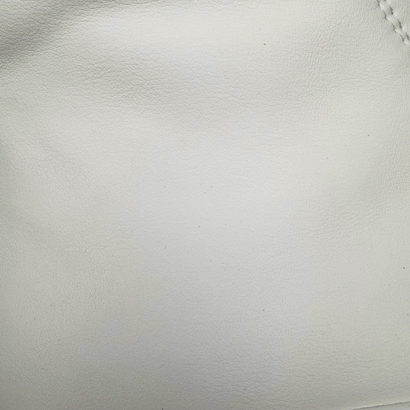 图片[19]-＃DG纯原 Rick Owens Edfu 瑞克·欧文斯高帮皮面时尚运动板鞋 黑白生胶 二级市场已经7K以上 平台客户随意卖四位数 RO广东原厂出品 纯原天花板 原版一比一复刻 冲正绝不翻车 还原度达到百分之98以上 原楦开发纸版版型 ZP拆解原版1：1复模裁片纸版 力求做到0错位 这样才能达到和zp一致的鞋型味道 采用进口cnc数控机床开发对版独家tpu奶香大底 区别于市场所有版本 zp同源全头层粒面小牛皮 达到和zp一致手感 原厂进口细纹布 万邦订购原厂高弹粉红色海绵 内里搭配软质细腻羊皮 TPU高密度大底 软硬度透光度高已经测试和原版一致 尺码：36 37 38 39 40 41 42 43 44 45 46-选品中心