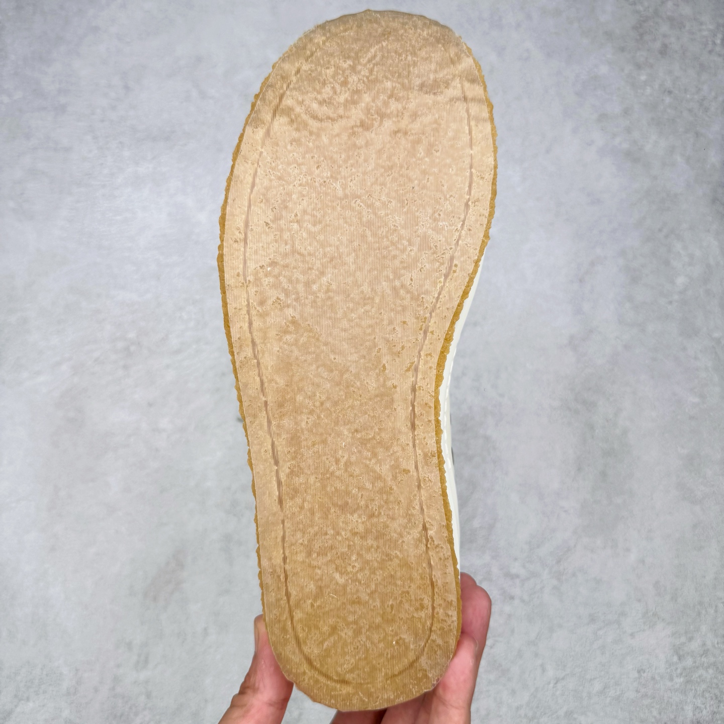 图片[9]-＃DG纯原 Rick Owens Edfu 瑞克·欧文斯高帮皮面时尚运动板鞋 黑白生胶 二级市场已经7K以上 平台客户随意卖四位数 RO广东原厂出品 纯原天花板 原版一比一复刻 冲正绝不翻车 还原度达到百分之98以上 原楦开发纸版版型 ZP拆解原版1：1复模裁片纸版 力求做到0错位 这样才能达到和zp一致的鞋型味道 采用进口cnc数控机床开发对版独家tpu奶香大底 区别于市场所有版本 zp同源全头层粒面小牛皮 达到和zp一致手感 原厂进口细纹布 万邦订购原厂高弹粉红色海绵 内里搭配软质细腻羊皮 TPU高密度大底 软硬度透光度高已经测试和原版一致 尺码：36 37 38 39 40 41 42 43 44 45 46-选品中心