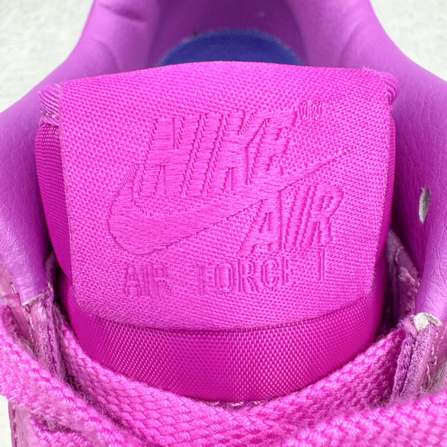 图片[16]-＃S2纯原 CPFM x NK Air Force 1 07 Low 空军一号系列低帮经典百搭休闲运动板鞋“联名放大补丁字母” FQ7069-500 近日，A$AP Bari 在其官方社交媒体上预告了 Cactus Plant Flea Market (CPFM) 和 Nike Air Force 1 Low 的全新配色。此次全新推出的紫色和苔藓绿配色，保留了原始黑白版本的标志性风格，均采用皮革鞋面、尼龙鞋舌、带有反光底衬的「AIR SUNSHINE」及同色 AF1 橡胶鞋底。尺码：39 40 40.5 41 42 42.5 43 44 44.5 45 46 47.5 48.5-选品中心