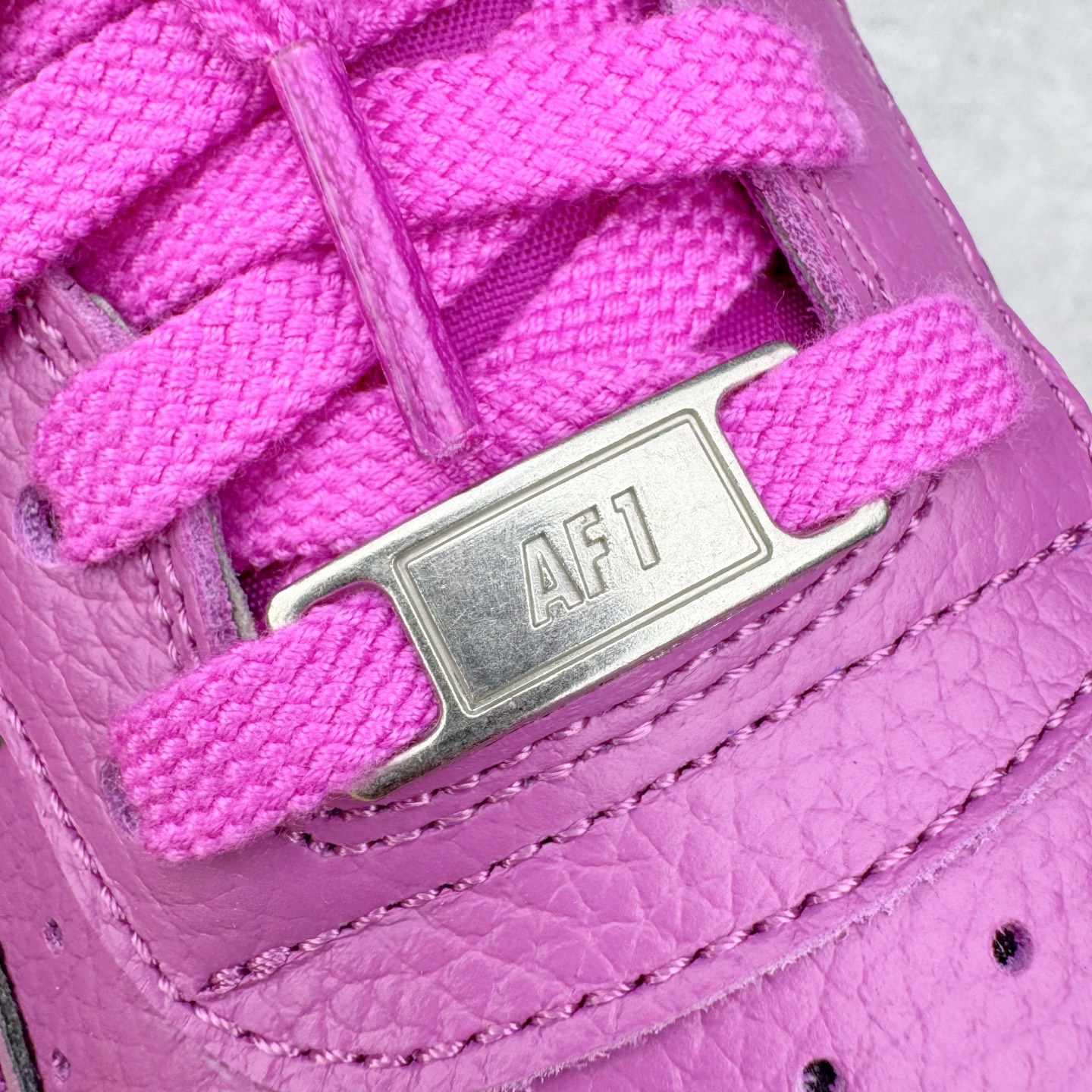 图片[17]-＃S2纯原 CPFM x NK Air Force 1 07 Low 空军一号系列低帮经典百搭休闲运动板鞋“联名放大补丁字母” FQ7069-500 近日，A$AP Bari 在其官方社交媒体上预告了 Cactus Plant Flea Market (CPFM) 和 Nike Air Force 1 Low 的全新配色。此次全新推出的紫色和苔藓绿配色，保留了原始黑白版本的标志性风格，均采用皮革鞋面、尼龙鞋舌、带有反光底衬的「AIR SUNSHINE」及同色 AF1 橡胶鞋底。尺码：39 40 40.5 41 42 42.5 43 44 44.5 45 46 47.5 48.5-选品中心