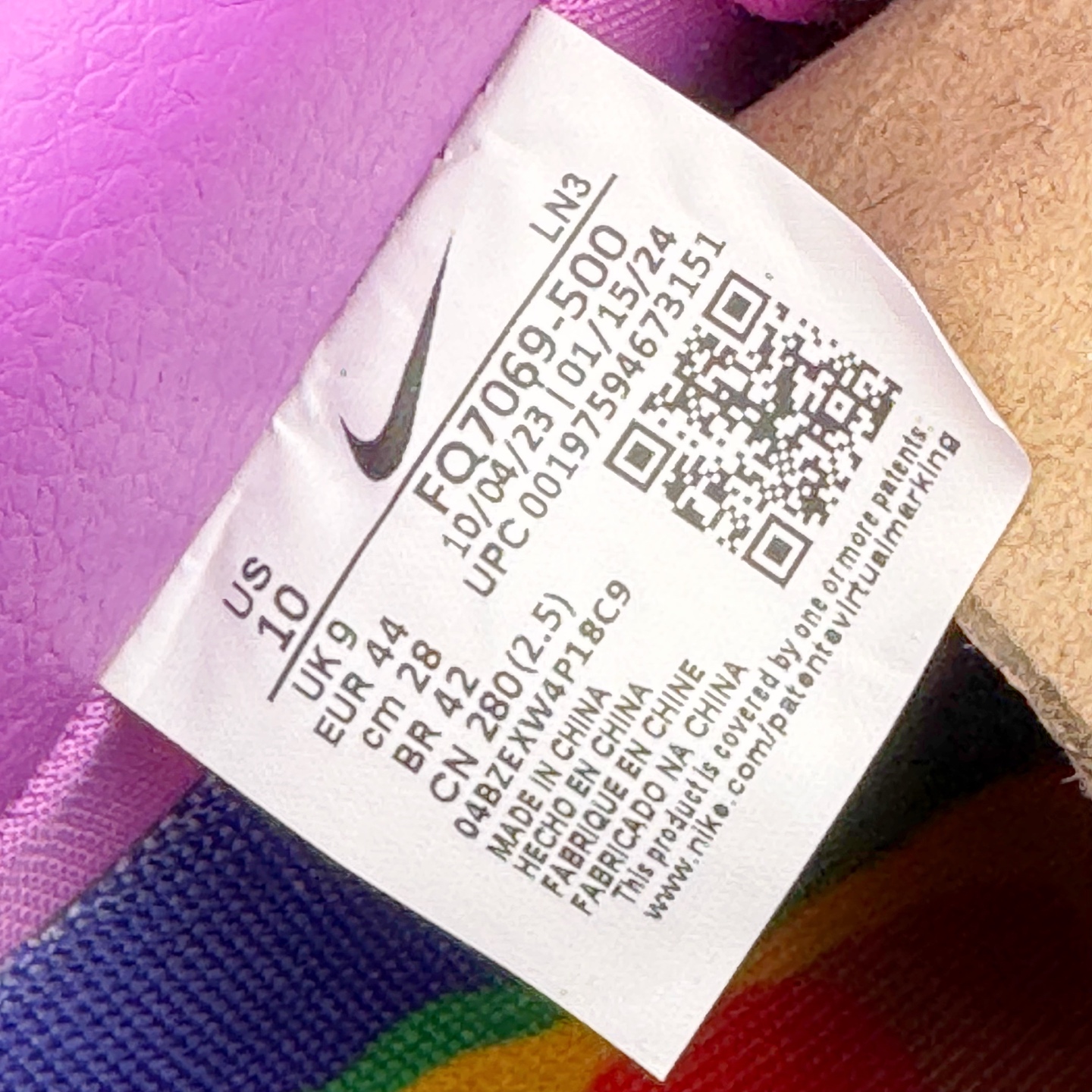 图片[15]-＃S2纯原 CPFM x NK Air Force 1 07 Low 空军一号系列低帮经典百搭休闲运动板鞋“联名放大补丁字母” FQ7069-500 近日，A$AP Bari 在其官方社交媒体上预告了 Cactus Plant Flea Market (CPFM) 和 Nike Air Force 1 Low 的全新配色。此次全新推出的紫色和苔藓绿配色，保留了原始黑白版本的标志性风格，均采用皮革鞋面、尼龙鞋舌、带有反光底衬的「AIR SUNSHINE」及同色 AF1 橡胶鞋底。尺码：39 40 40.5 41 42 42.5 43 44 44.5 45 46 47.5 48.5-选品中心