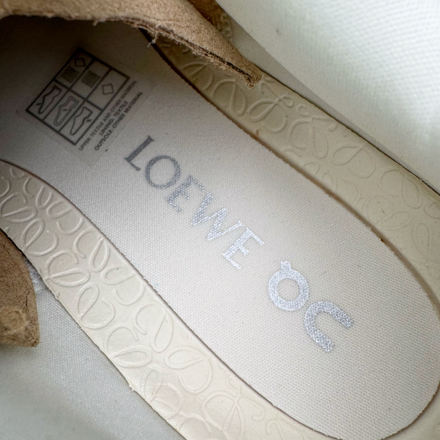 图片[13]-＃M纯原 LOEWE x On Cloudtilt 2.0 昂跑罗意威联名 圆头系带生活休闲鞋 此运动品牌 开创于2010年 缓震着陆、强效回弹、轻柔质感的设计构思始终是ON研制关键 与此同时基于“为全球提供革新性的跑步感受”信念 陆续推出了多款跑鞋及其以专业运动人体跑步工程学为设计关键的功能性跑步服饰设备 让跑者不费力气地畅快畅跑 尺码：36 36.5 37.5 38 38.5 39 40 40.5 41 42 42.5 43 44 44.5 45 46-选品中心