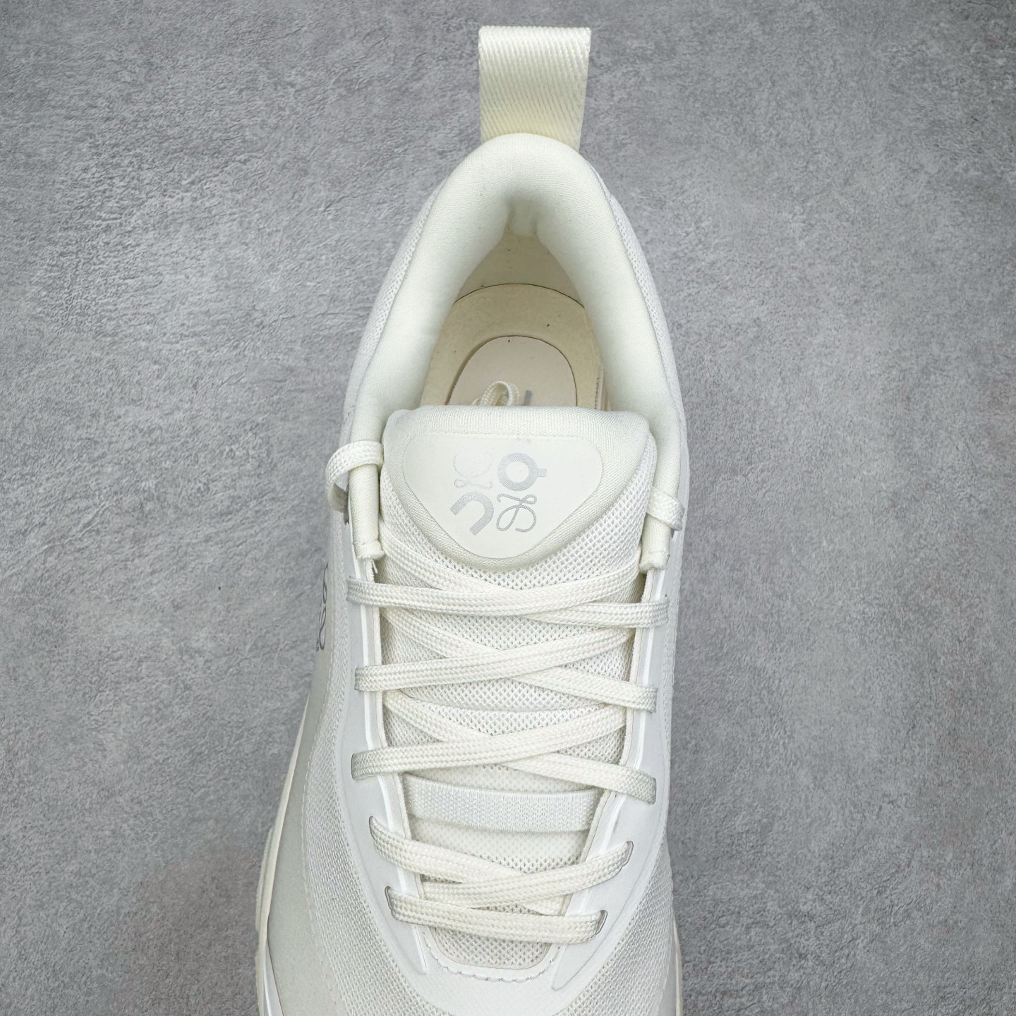 图片[5]-＃M纯原 LOEWE x On Cloudtilt 2.0 昂跑罗意威联名 圆头系带生活休闲鞋 此运动品牌 开创于2010年 缓震着陆、强效回弹、轻柔质感的设计构思始终是ON研制关键 与此同时基于“为全球提供革新性的跑步感受”信念 陆续推出了多款跑鞋及其以专业运动人体跑步工程学为设计关键的功能性跑步服饰设备 让跑者不费力气地畅快畅跑 尺码：36 36.5 37.5 38 38.5 39 40 40.5 41 42 42.5 43 44 44.5 45 46-选品中心