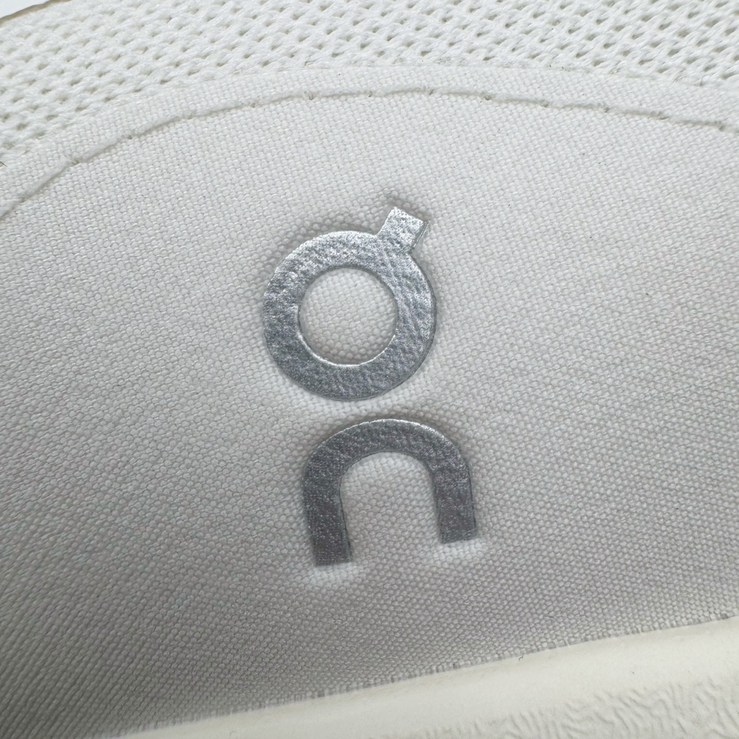 图片[14]-＃M纯原 LOEWE x On Cloudtilt 2.0 昂跑罗意威联名 圆头系带生活休闲鞋 此运动品牌 开创于2010年 缓震着陆、强效回弹、轻柔质感的设计构思始终是ON研制关键 与此同时基于“为全球提供革新性的跑步感受”信念 陆续推出了多款跑鞋及其以专业运动人体跑步工程学为设计关键的功能性跑步服饰设备 让跑者不费力气地畅快畅跑 尺码：36 36.5 37.5 38 38.5 39 40 40.5 41 42 42.5 43 44 44.5 45 46-选品中心