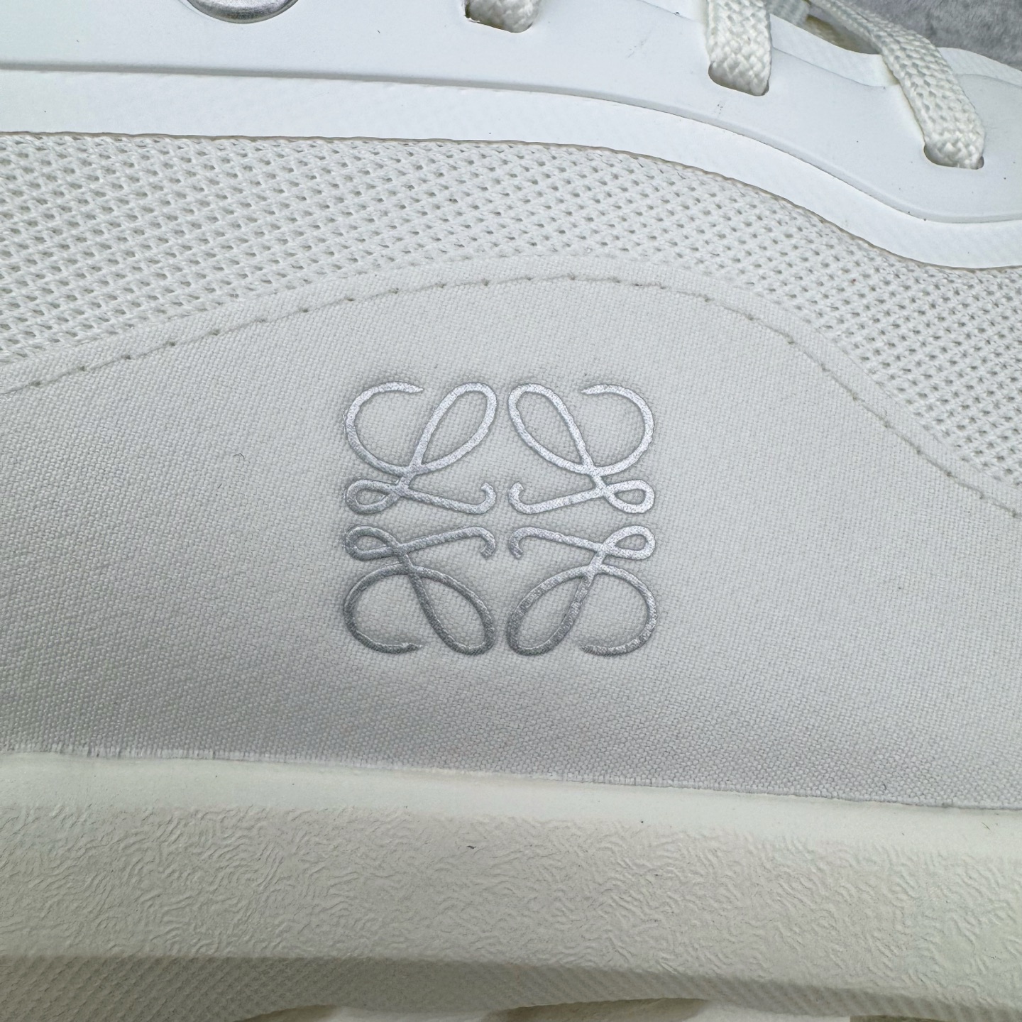 图片[18]-＃M纯原 LOEWE x On Cloudtilt 2.0 昂跑罗意威联名 圆头系带生活休闲鞋 此运动品牌 开创于2010年 缓震着陆、强效回弹、轻柔质感的设计构思始终是ON研制关键 与此同时基于“为全球提供革新性的跑步感受”信念 陆续推出了多款跑鞋及其以专业运动人体跑步工程学为设计关键的功能性跑步服饰设备 让跑者不费力气地畅快畅跑 尺码：36 36.5 37.5 38 38.5 39 40 40.5 41 42 42.5 43 44 44.5 45 46-选品中心