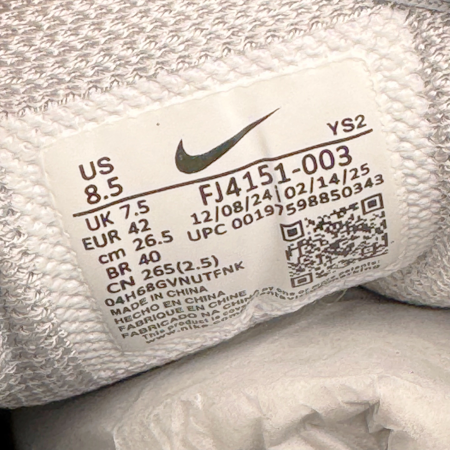 图片[13]-＃HP纯原 NK Air Zoom Vomero 5 经典复古潮流运动跑鞋 FJ4151-003 原装纸板楦头开发 独家私模八层组合大底 市场唯一正确版本 进口三文治网面 融蕴繁复设计风范和丰富层次感 缔造运动鞋佳选 助你轻松型出范 开辟独属于自己的路 鞋款采用多层设计 融入织物与合成材质 塑就本季出众鞋款 合成材质与织物组合鞋面 经久耐穿 后跟网眼拼接和透气孔设计 轻盈透气Zoom Air缓震配置提供出色回弹缓震性能 实现快速离地的出众脚感 巧糅科技感和低调设计 为鞋款注入反光细节 令你迈步间尽显闪耀魅力 结合中性色调 让你驾驭不同穿搭 打造非凡造型 尺码：36 36.5 37.5 38 38.5 39 40 40.5 41 42 42.5 43 44 44.5 45 46-选品中心