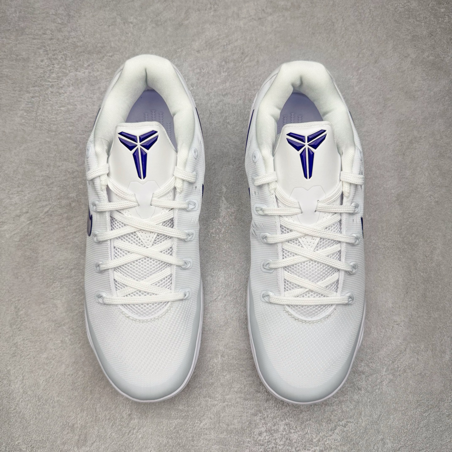 图片[2]-＃S2纯原 Nike Kobe 9 Low Protro 科比九代舒适减震防滑低帮篮球鞋 湖人白紫 IH1401-100 React科技鞋垫加持 实战配置直接拉满 原楦纸板开发 鞋身流线型、后跟塑形 区分土肥圆 原厂针织鞋面一针一线匹配原版 全身鞋材卡料色独家定制 唯一万针立体刺绣SWOOSH 真实底模最大48.5 实战利器 专供海外市场 尺码：40 40.5 41 42 42.5 43 44 44.5 45 46 47.5 48.5 （脚宽、脚胖 建议买大半码）-选品中心