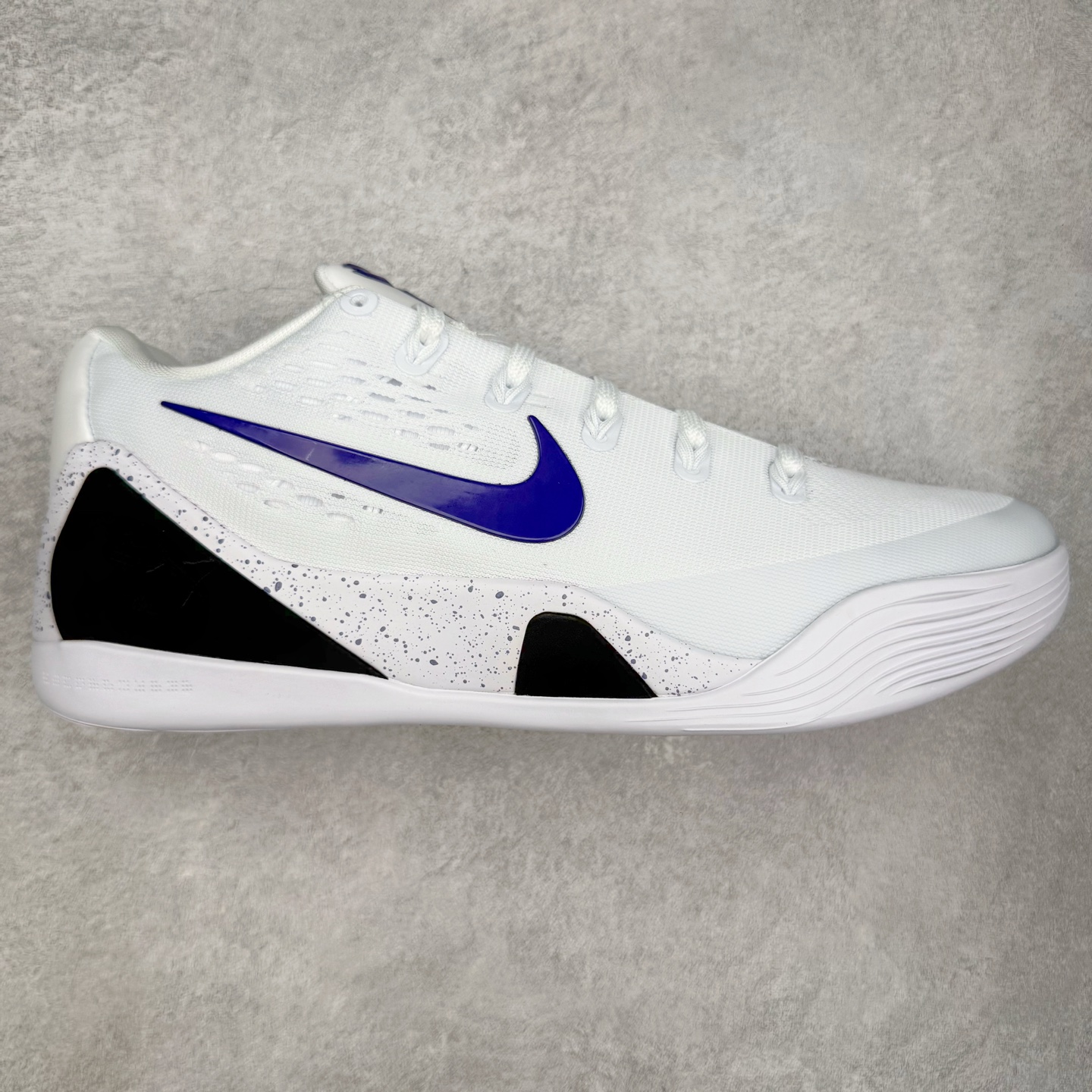 ＃S2纯原 Nike Kobe 9 Low Protro 科比九代舒适减震防滑低帮篮球鞋 湖人白紫 IH1401-100 React科技鞋垫加持 实战配置直接拉满 原楦纸板开发 鞋身流线型、后跟塑形 区分土肥圆 原厂针织鞋面一针一线匹配原版 全身鞋材卡料色独家定制 唯一万针立体刺绣SWOOSH 真实底模最大48.5 实战利器 专供海外市场 尺码：40 40.5 41 42 42.5 43 44 44.5 45 46 47.5 48.5 （脚宽、脚胖 建议买大半码）-选品中心