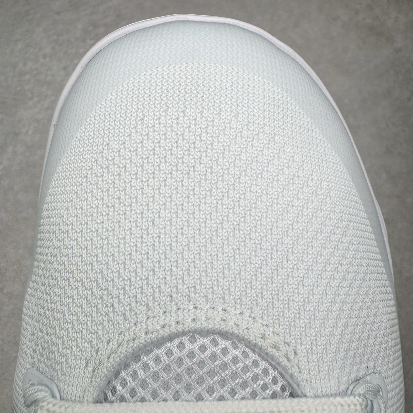 图片[19]-＃S2纯原 Nike Kobe 9 Low Protro 科比九代舒适减震防滑低帮篮球鞋 湖人白紫 IH1401-100 React科技鞋垫加持 实战配置直接拉满 原楦纸板开发 鞋身流线型、后跟塑形 区分土肥圆 原厂针织鞋面一针一线匹配原版 全身鞋材卡料色独家定制 唯一万针立体刺绣SWOOSH 真实底模最大48.5 实战利器 专供海外市场 尺码：40 40.5 41 42 42.5 43 44 44.5 45 46 47.5 48.5 （脚宽、脚胖 建议买大半码）-选品中心