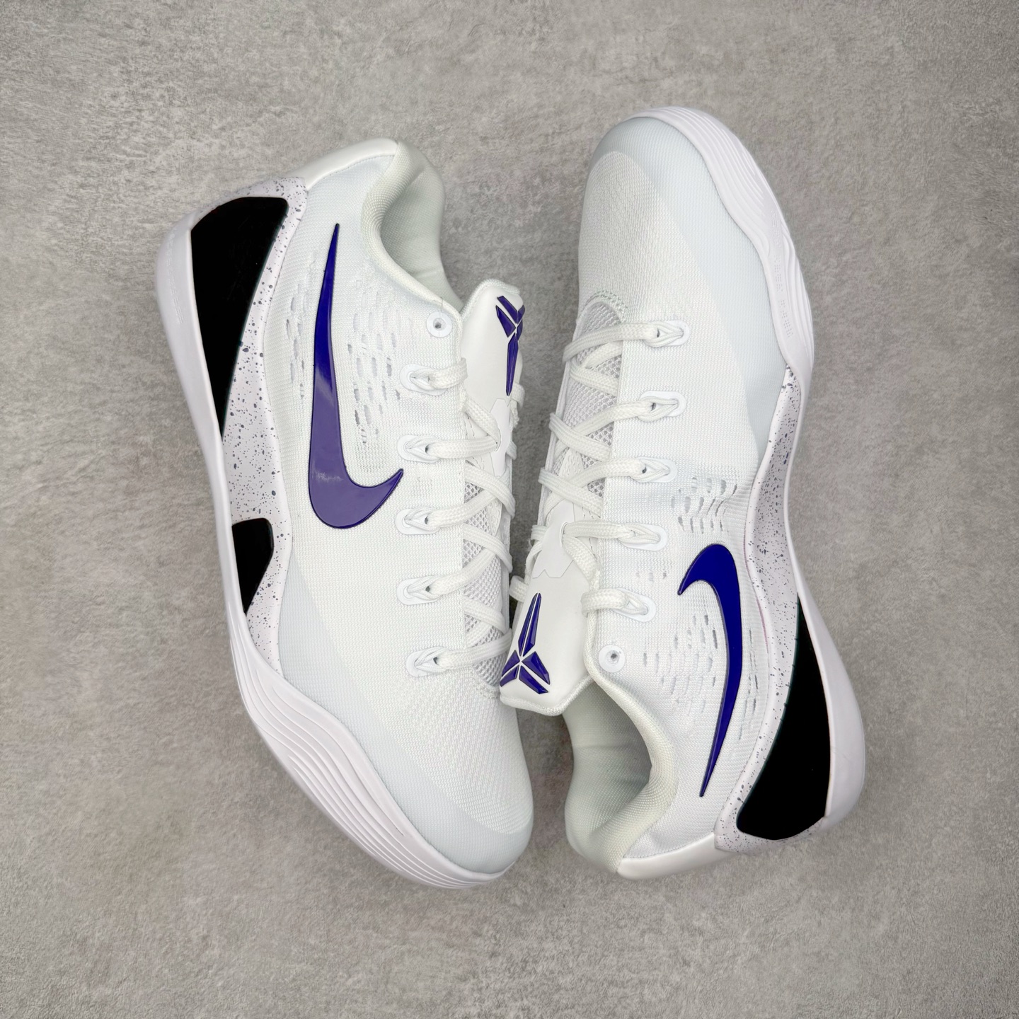 图片[3]-＃S2纯原 Nike Kobe 9 Low Protro 科比九代舒适减震防滑低帮篮球鞋 湖人白紫 IH1401-100 React科技鞋垫加持 实战配置直接拉满 原楦纸板开发 鞋身流线型、后跟塑形 区分土肥圆 原厂针织鞋面一针一线匹配原版 全身鞋材卡料色独家定制 唯一万针立体刺绣SWOOSH 真实底模最大48.5 实战利器 专供海外市场 尺码：40 40.5 41 42 42.5 43 44 44.5 45 46 47.5 48.5 （脚宽、脚胖 建议买大半码）-选品中心