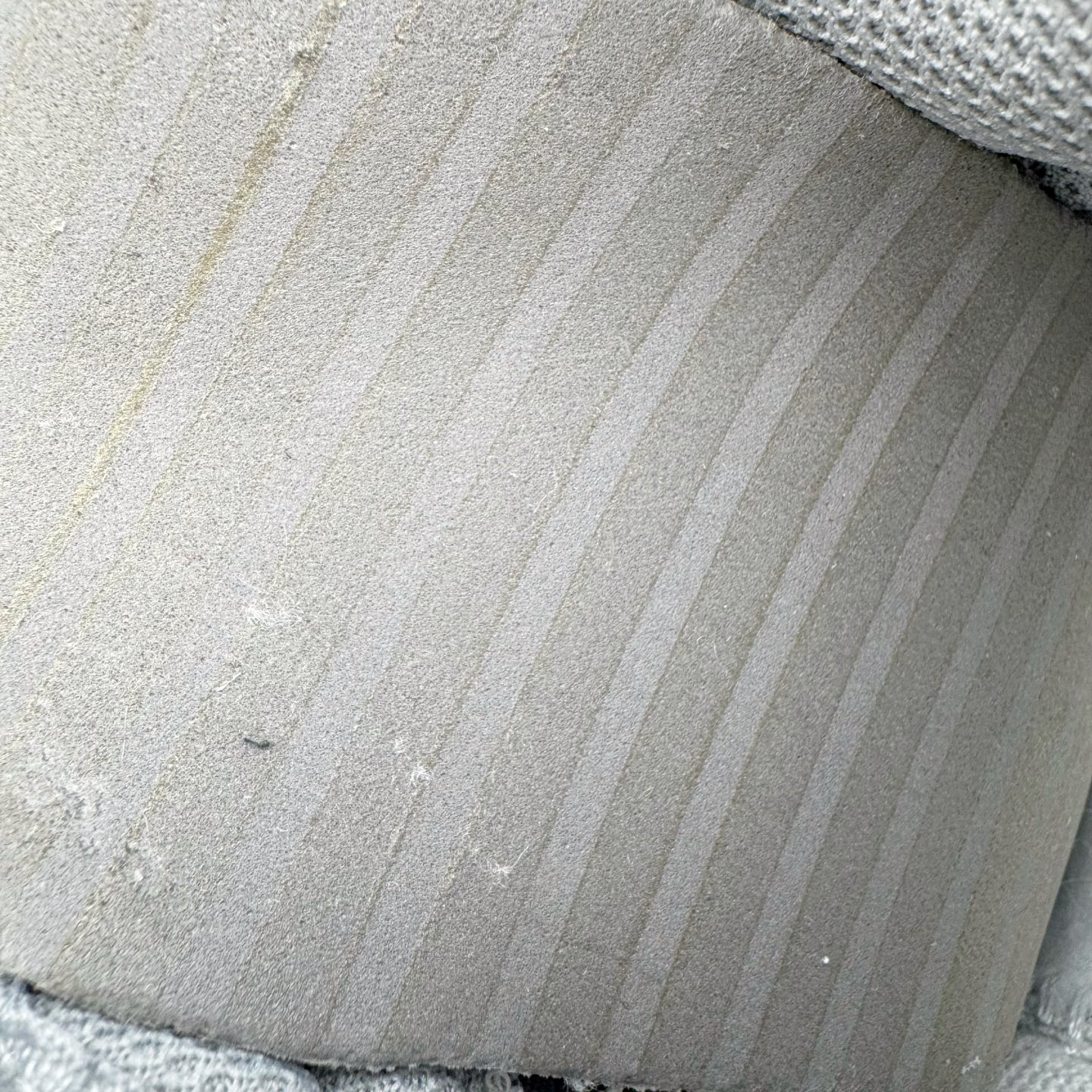 图片[17]-＃YC纯原 NK Dunk Low 墨之影 WB0518-091 此款以经典Dunk鞋型为模版，上演一场黑白灰的视觉艺术。白色主调极致清爽，易于搭配，深灰色Swoosh以破墨笔法勾勒出凌厉轨迹。侧翼飞翼Logo如印章压角，后跟「AMPR」代号低调烙印身份。黑白灰的层次随光影流动，高级感已在虚实浓淡间自成格局。定制系列天花板 无原鞋不开发 全系列得物原鞋一比一校对开发 配色持续更新中 终端对接 优势输出 全套原厂楦头原纸板数据档案倾力打造 原汁原味莞产 极致还原 圈内最强针车工艺 高端零售指定版 广东原厂配套原盒原标 鞋盒分三个尺码段 原厂冲刀 超高清洁度 全鞋零毛边皮料切割 采用原厂百宏鞋带以及原厂百宏织唛舌标 内标可供原厂几率过验 进口原装条纹中底布 四线拉帮白色点胶 原厂拉帮手法遵循公司 原厂电绣 极致还原 尺码：36 36.5 37.5 38 38.5 39 40 40.5 41 42 42.5 43 44 44.5 45 46-选品中心