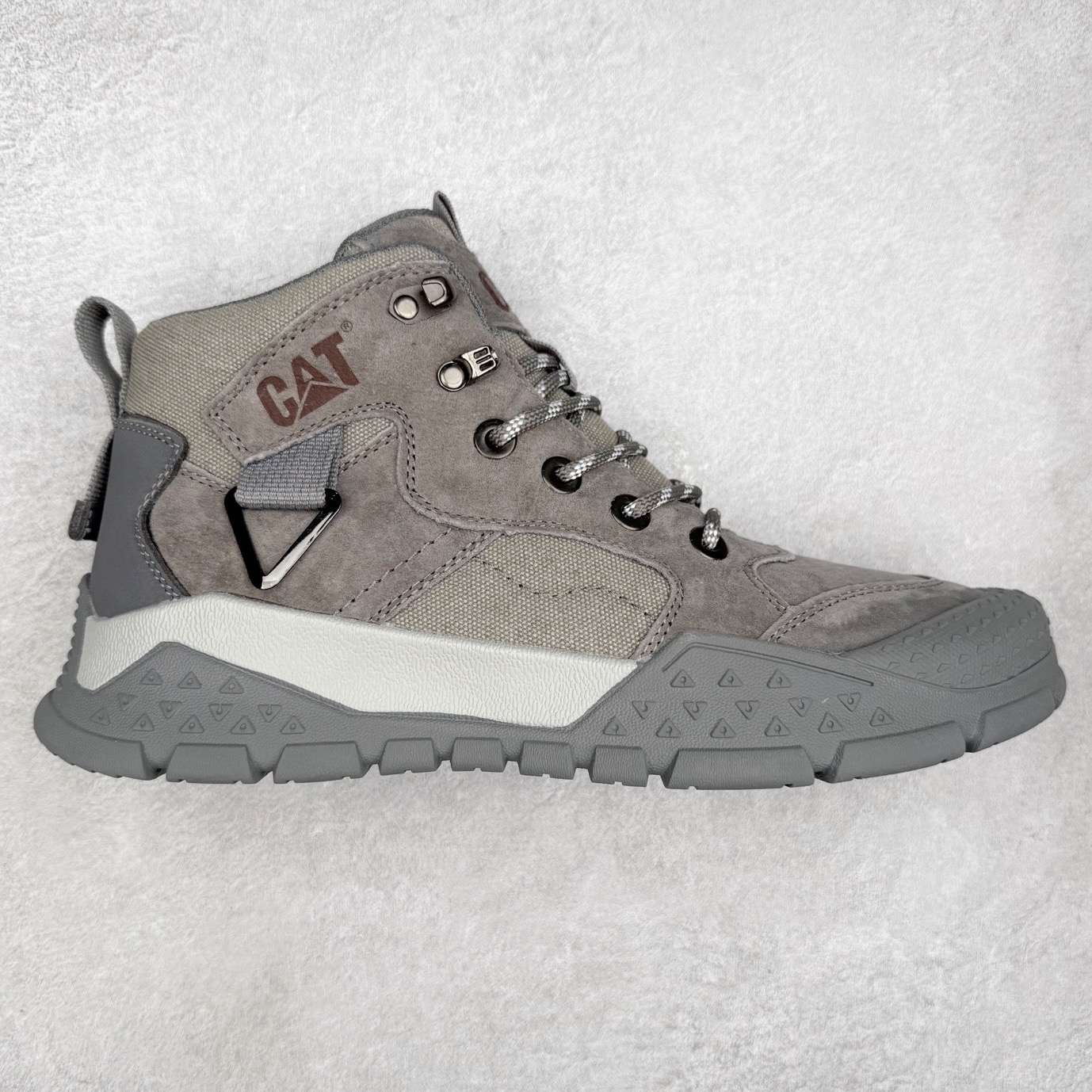 CAT卡特 户外工装轻底休闲马丁靴大黄靴系列 广东大厂品质 全新工艺升级 全鞋真牛皮材料 大底到五金都是代工厂原材料制作 同原版固特异永不开胶工艺 好货不杀猪 首单质量严格把控 全网独家首发 品质毋庸置疑 全套官网统一包装 今年冬季防寒户外专用 日常随意搭配 尺码：39 40 41 42 43 44（皮鞋码）-选品中心