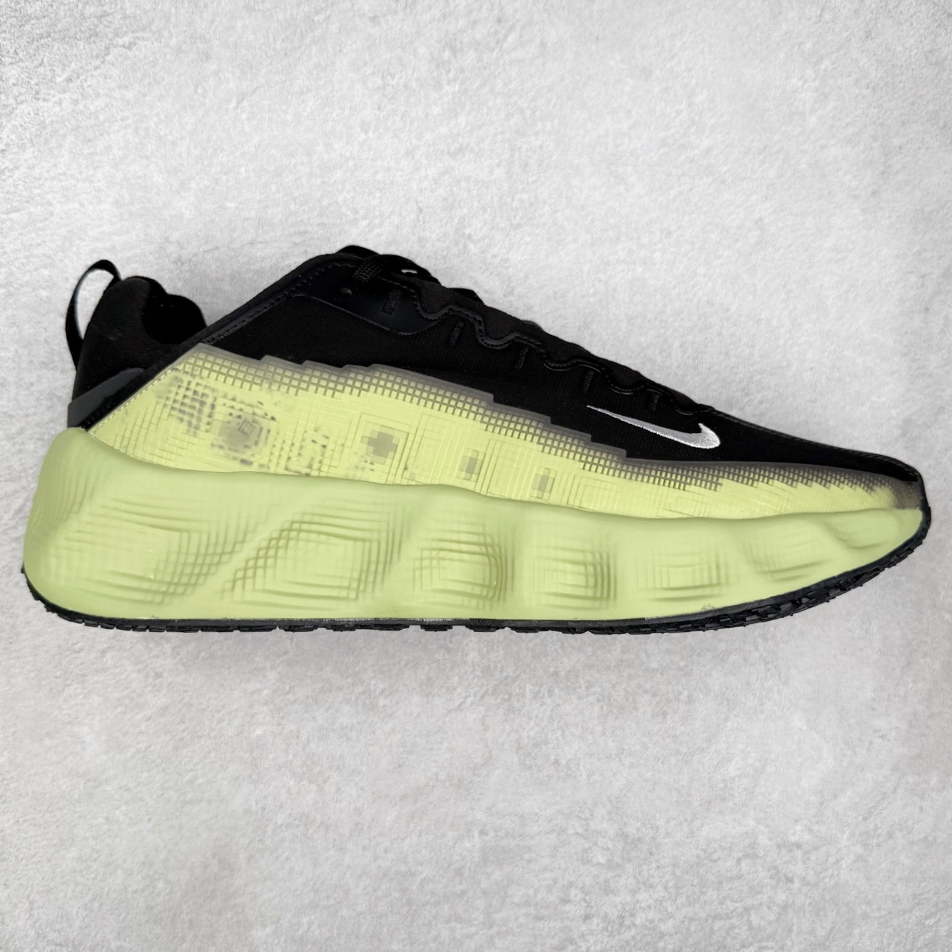 HYEIN SEO x NK Ava Rover 百搭舒适耐磨低帮跑步鞋 男女同款 流线型轮廓，通过轻薄物料鞋面结合 TPU 网格状支撑示人，增厚的中底材质选用 ReactX 加持，华夫外底收尾。鞋垫与后跟鞋提，克制点缀 Hyein Seo 字样。鞋垫与鞋提则采用菱形格纹的变化元素呈现。实拍调校N版已经零色差零失真 百分百还原实物色彩所见即所得 不存在货不对板色差等低级问题 选购参考实物拍摄 不混卖不参货 只用心做好货严格选品 承诺混一赔十 尺码：36 36.5 37.5 38 38.5 39 40 40.5 41 42 42.5 43 44 44.5 45-选品中心